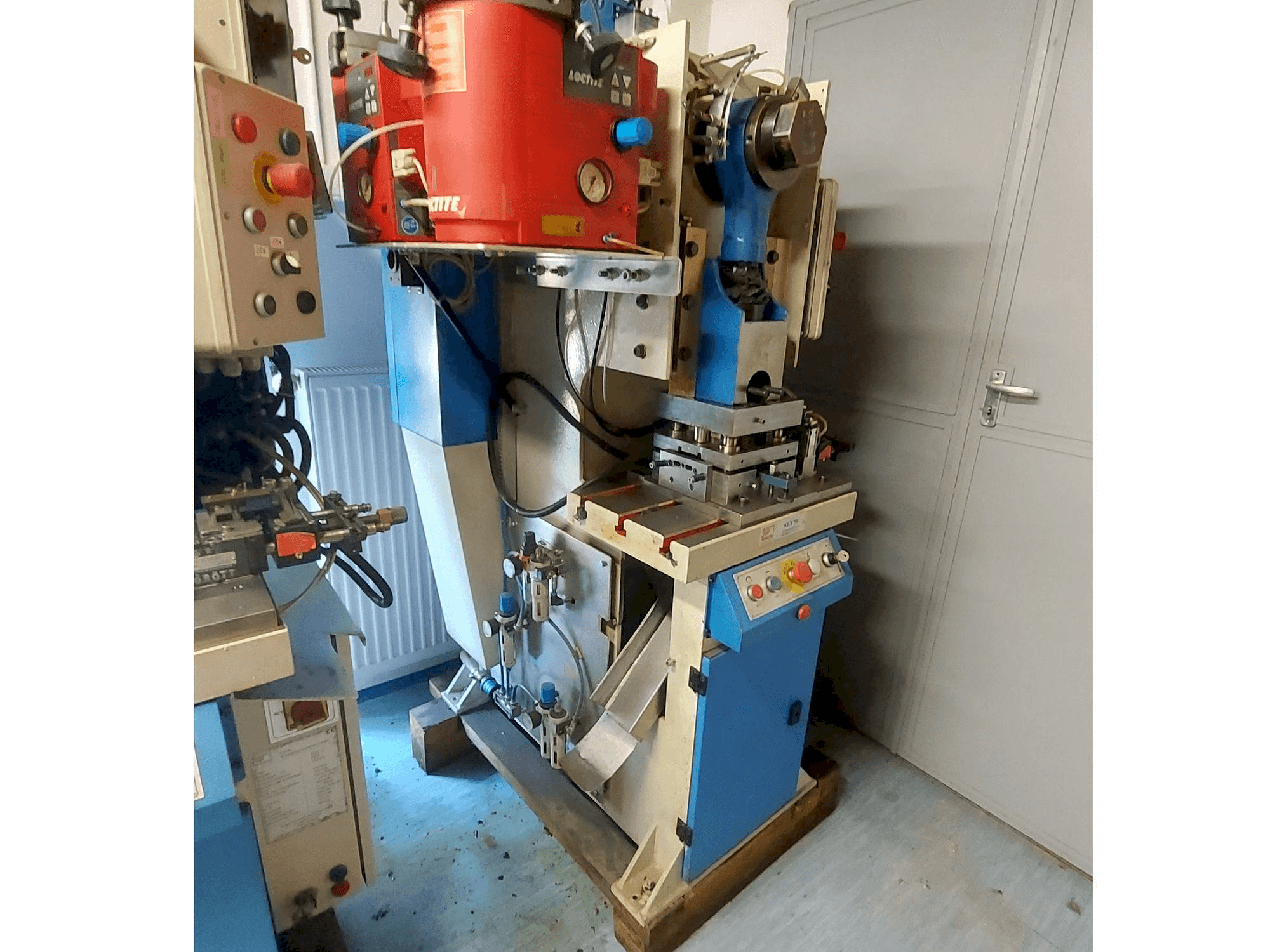 Makine KNUTH KEX 15 - Önden görünüm