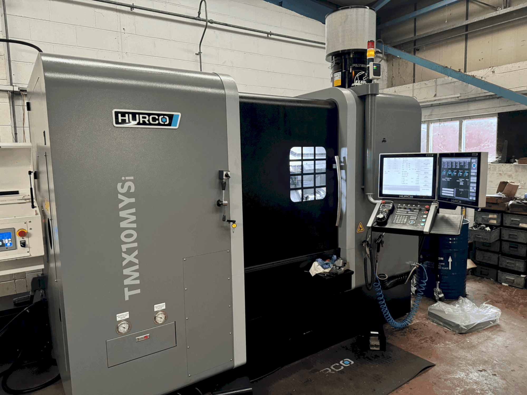 Makine Hurco TMX10-MYSi - Önden görünüm