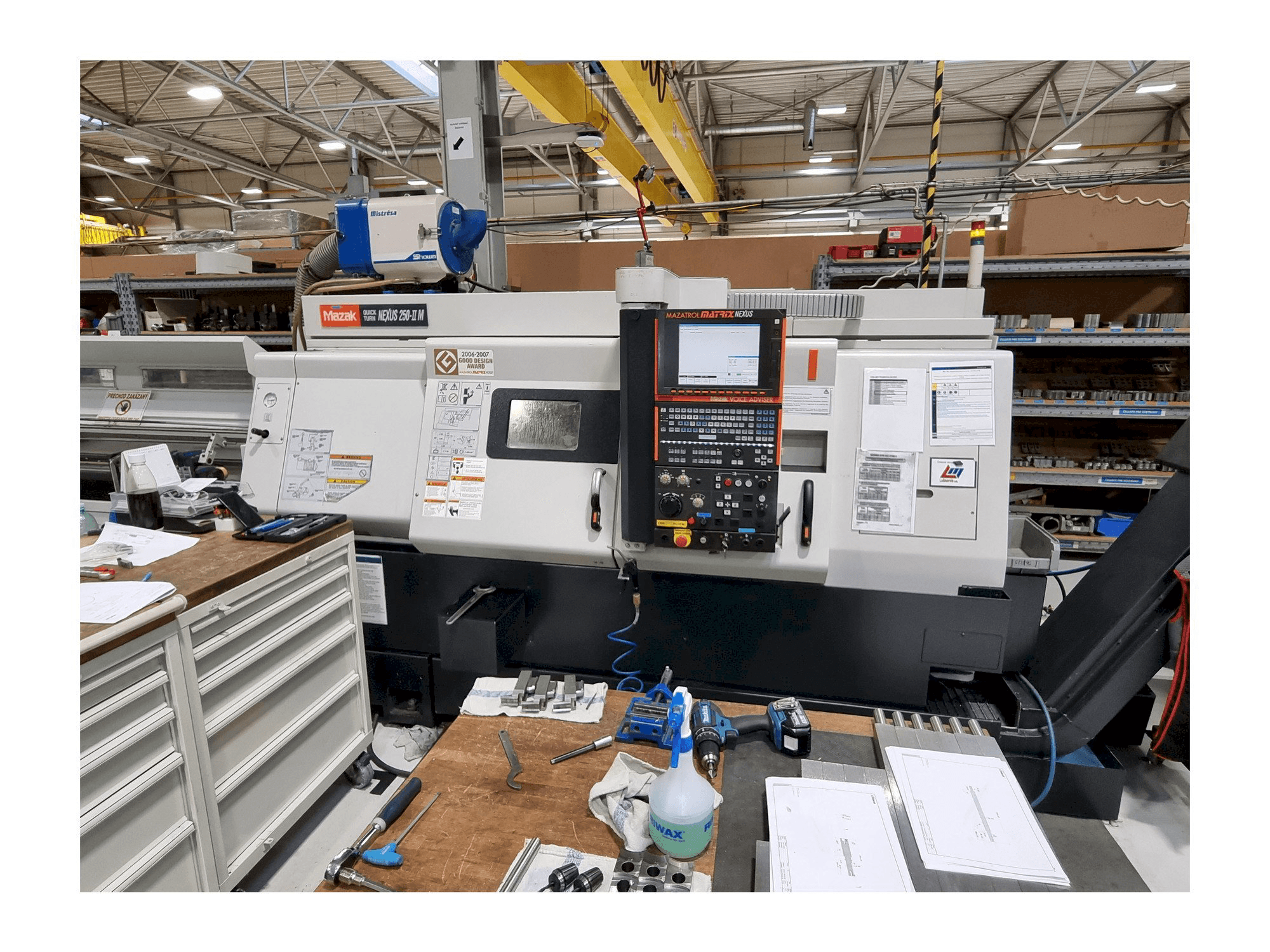 Makine Mazak Quick Turn Nexus 250-IIM - Önden görünüm