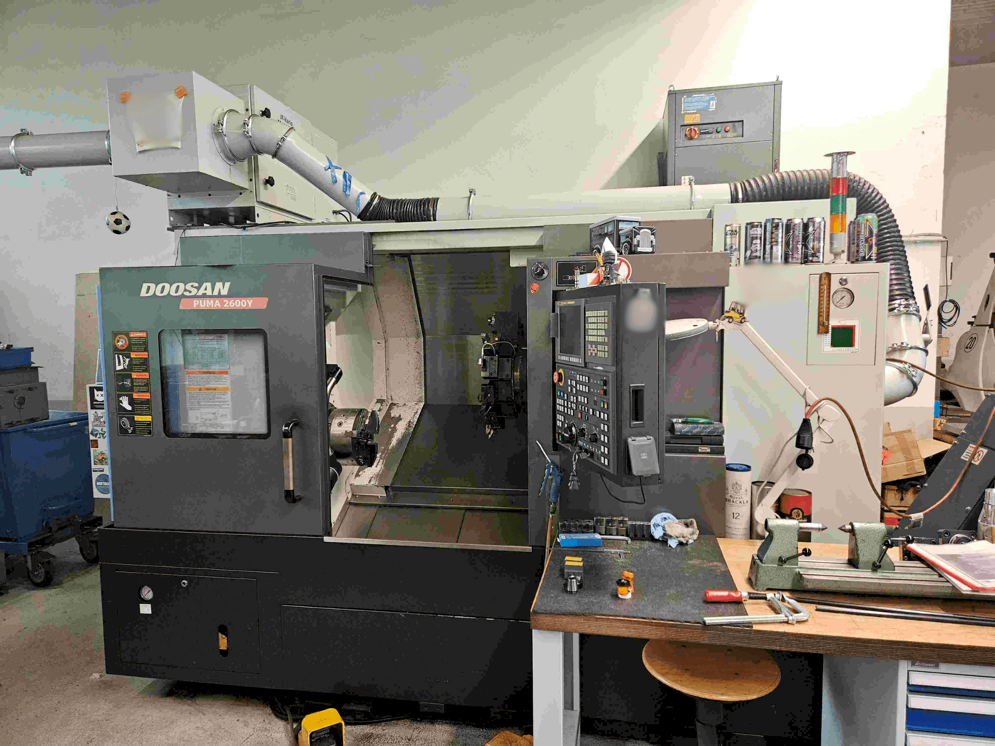 Makine DOOSAN PUMA 2600Y - Önden görünüm