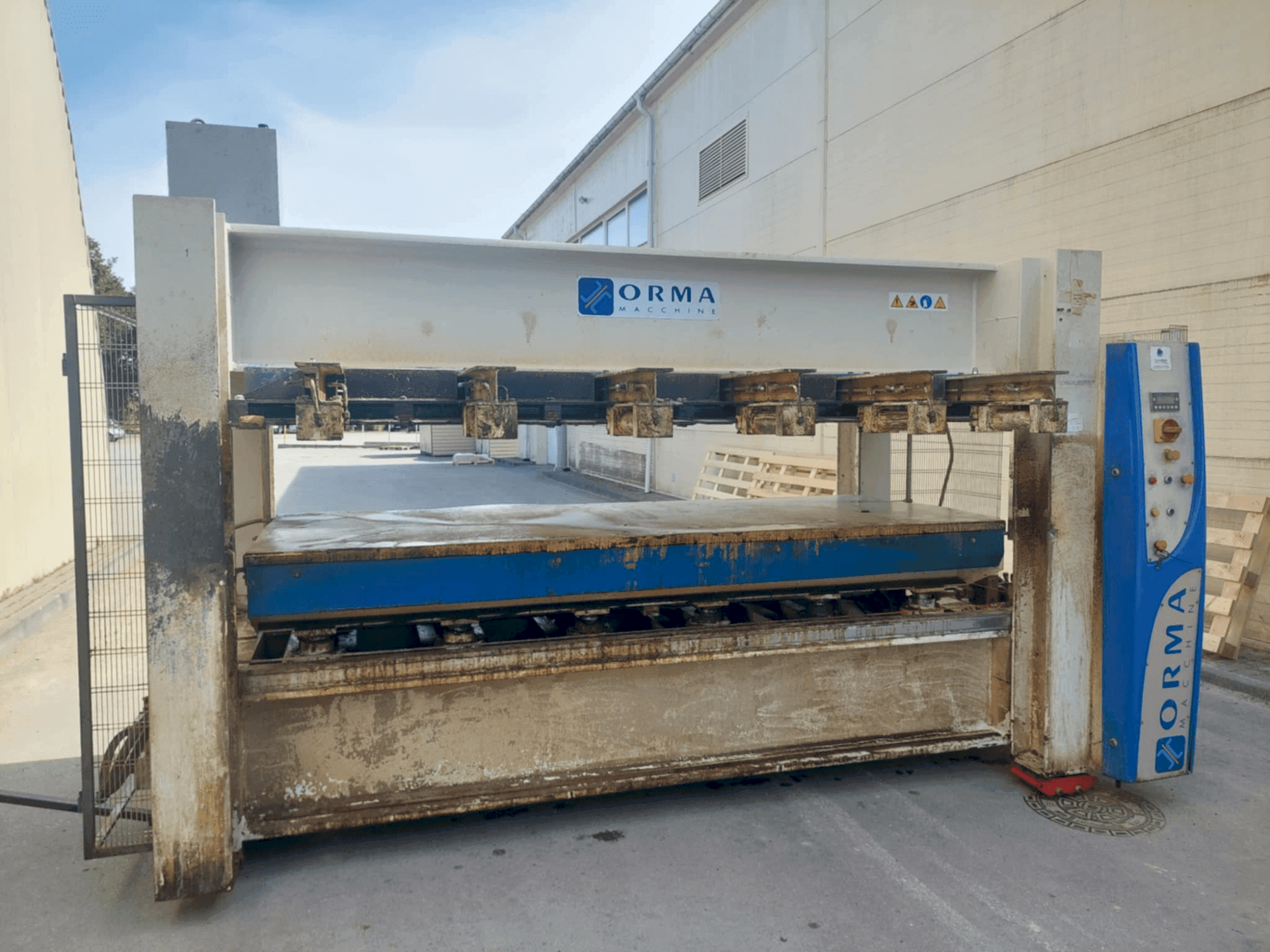 Makine ORMA NPC/L DIGIT30/13AF-BO - Önden görünüm