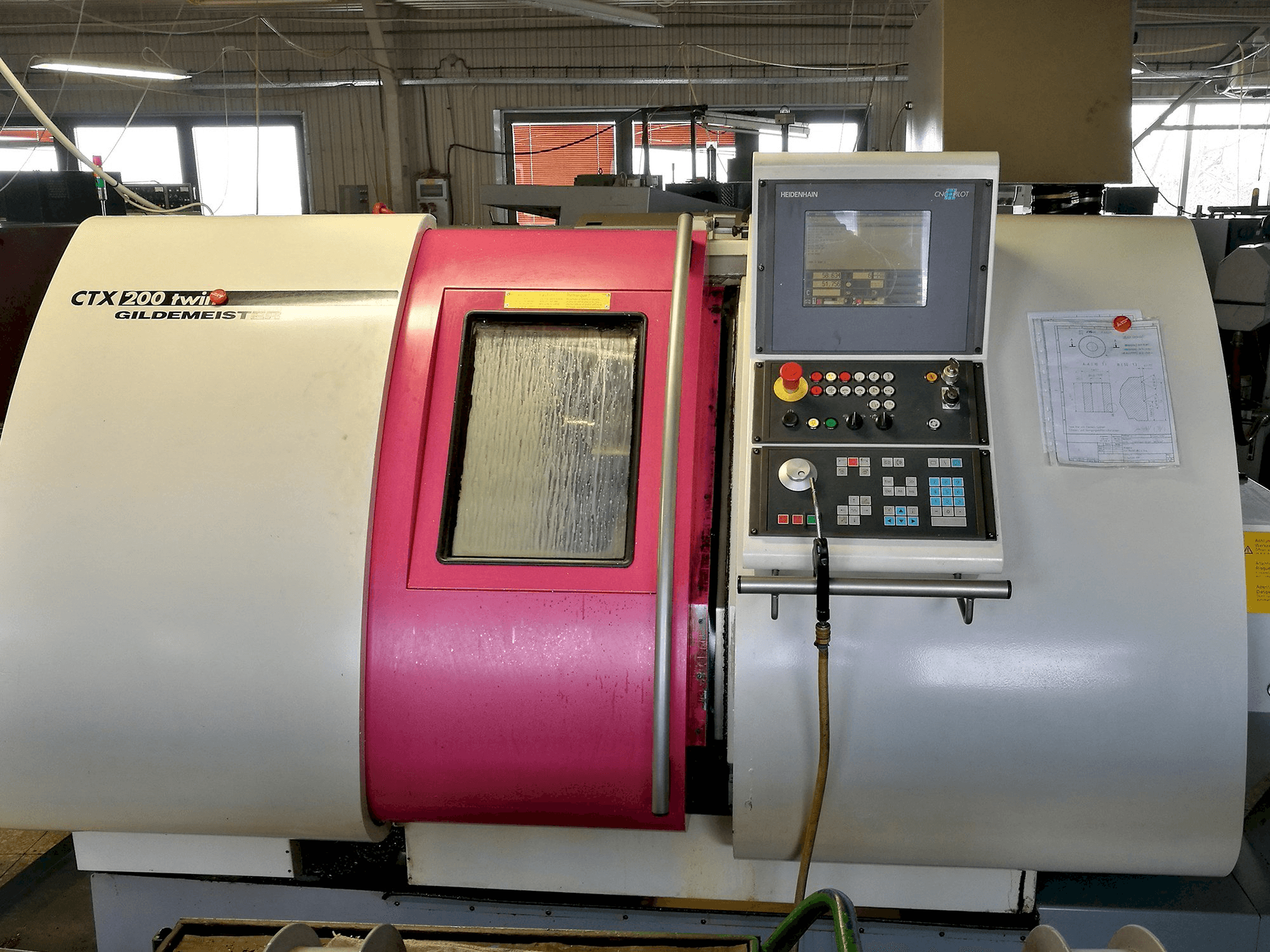 Makine Gildemeister CTX 200 Twin - Önden görünüm