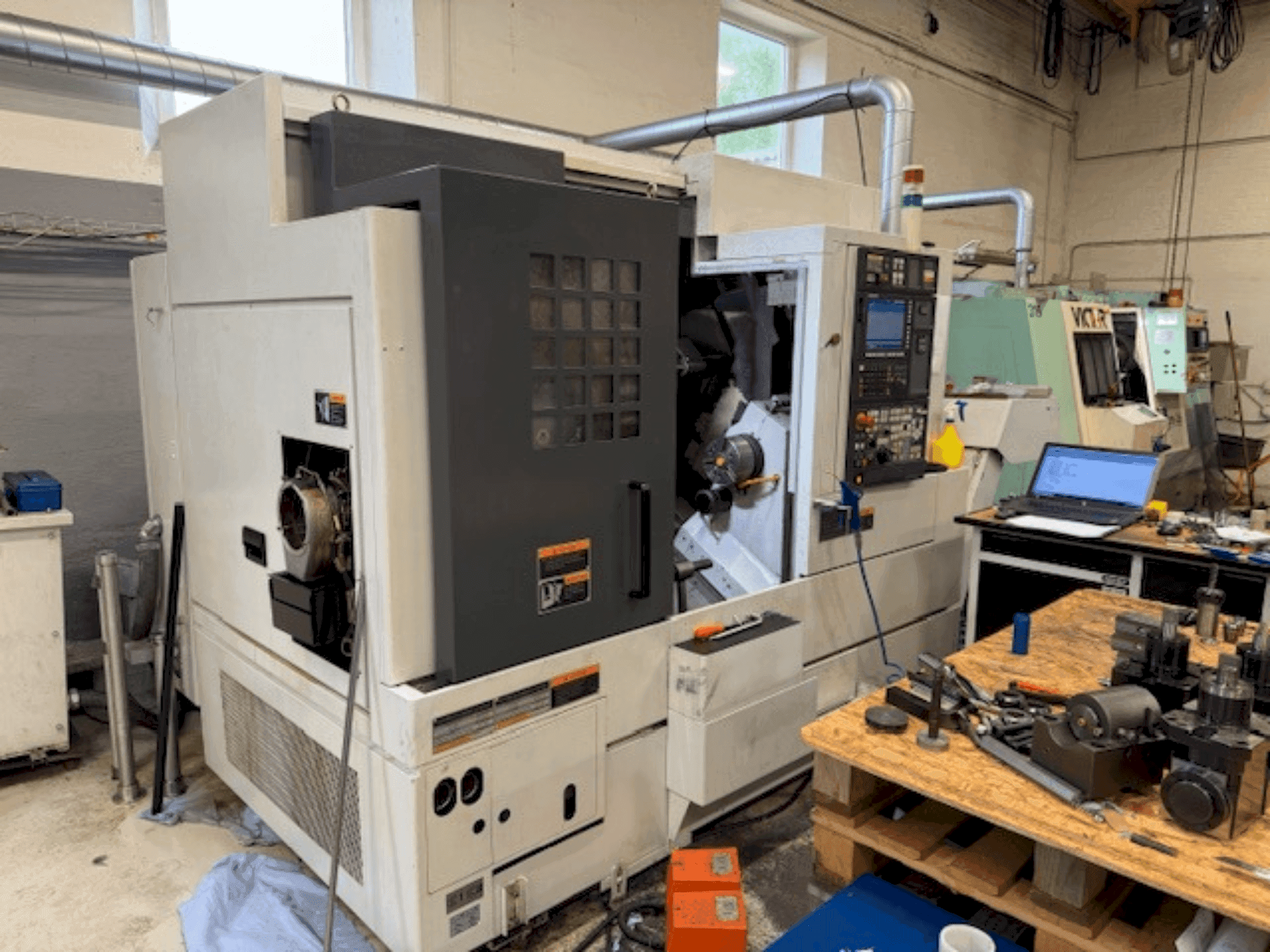 Makine MORI SEIKI NL 2000 SY/500 - Önden görünüm
