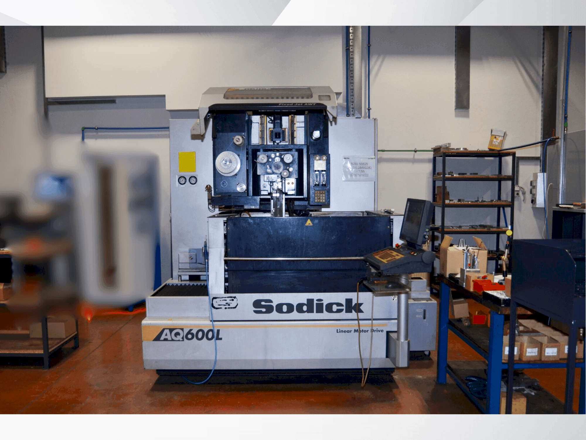 Makine Sodick AQ 600L - Önden görünüm