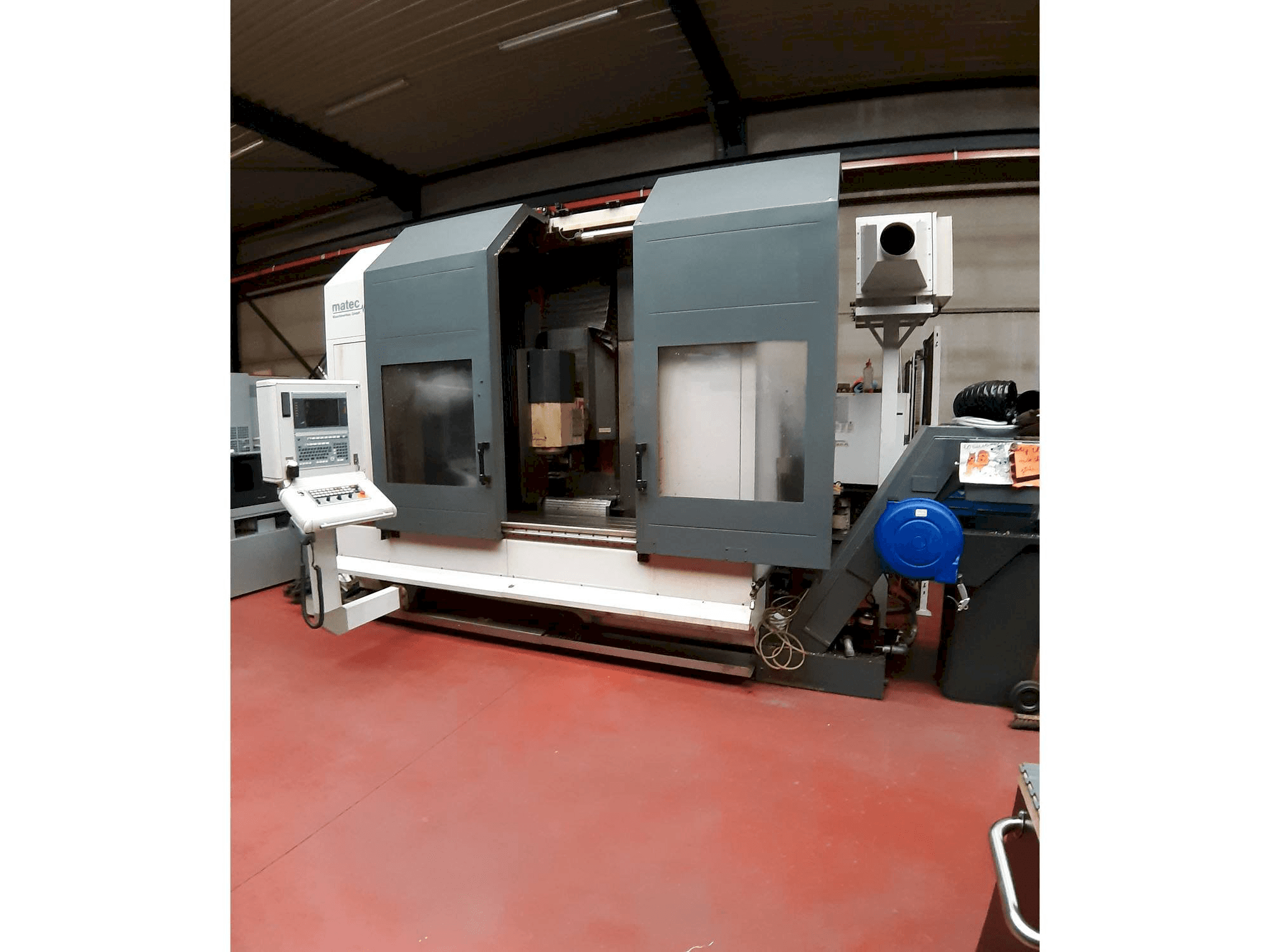 Makine Matec 30 HV - Önden görünüm