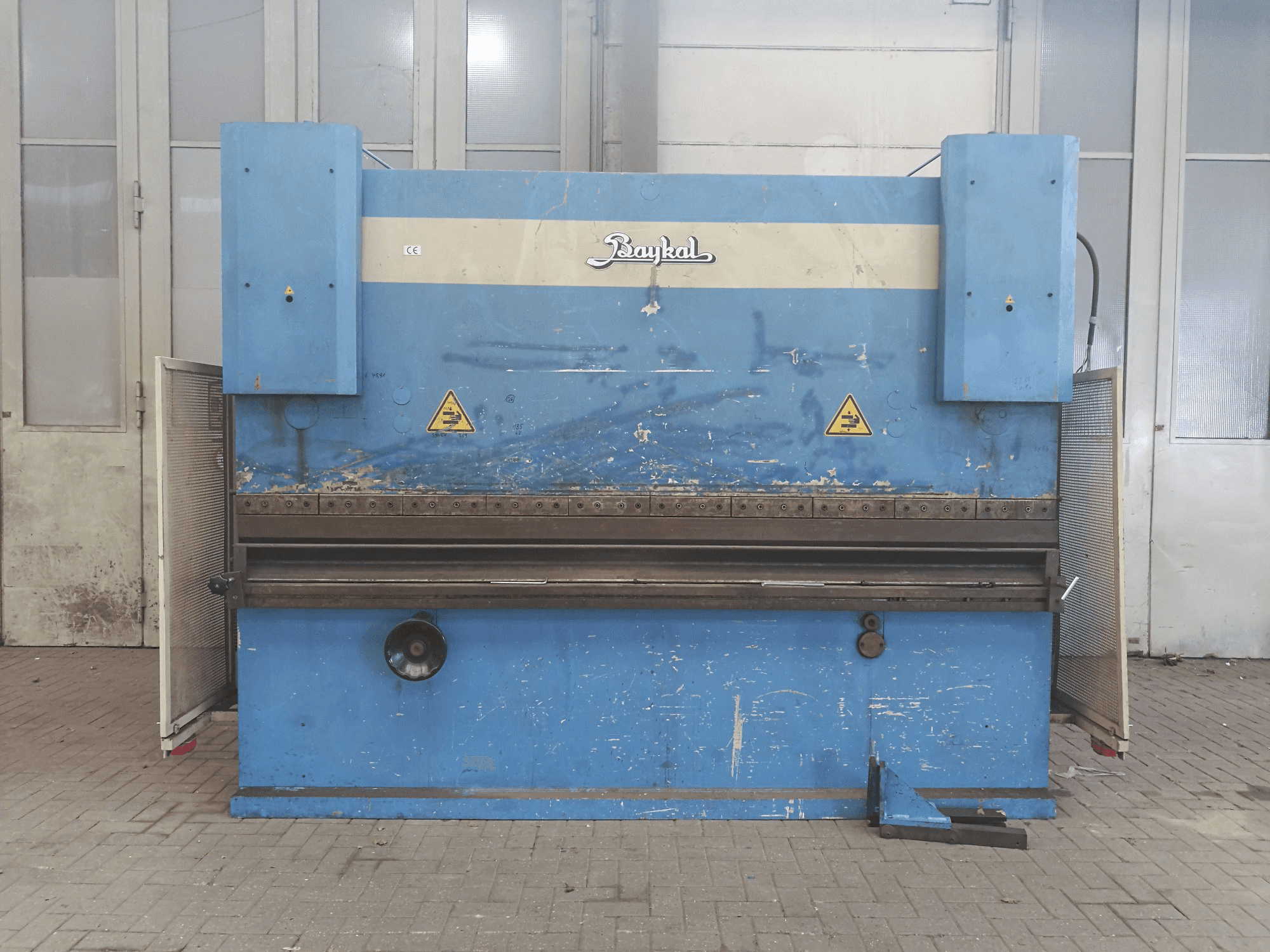 Makine Baykal - Önden görünüm APH 3112x220