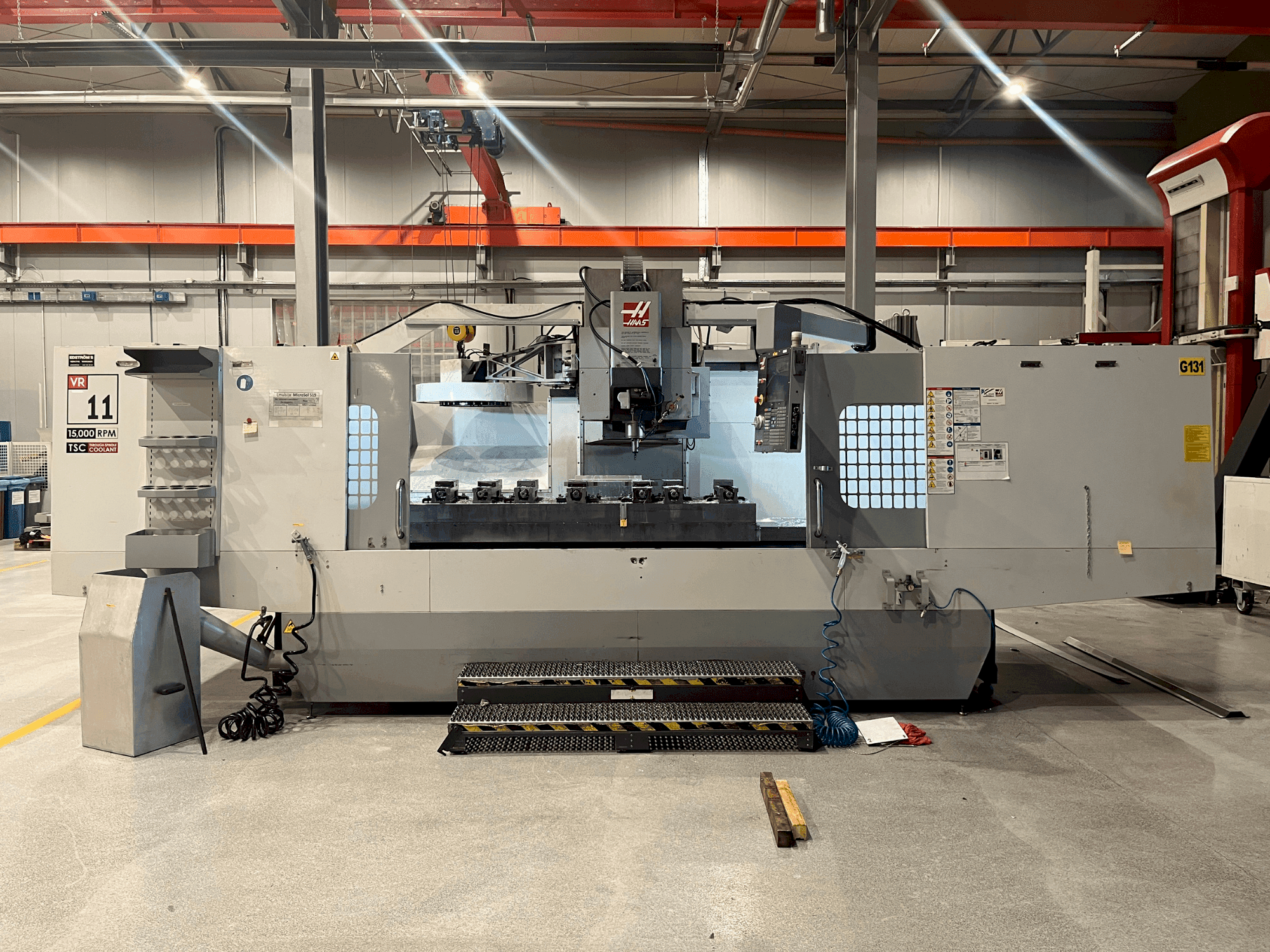 Makine HAAS VR-11B - Önden görünüm