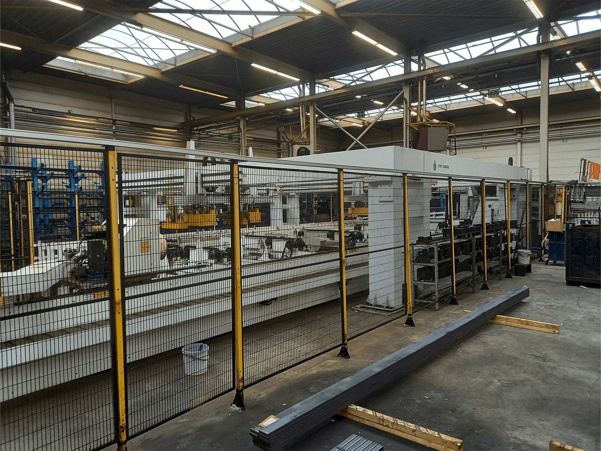 Makine Balliu LTC 13000 - Önden görünüm