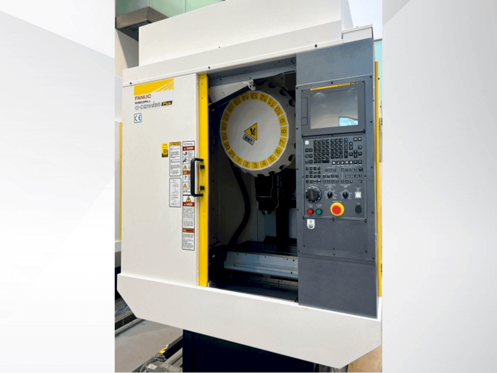 Makine FANUC ROBODRILL α-D21MiB5P - Önden görünüm