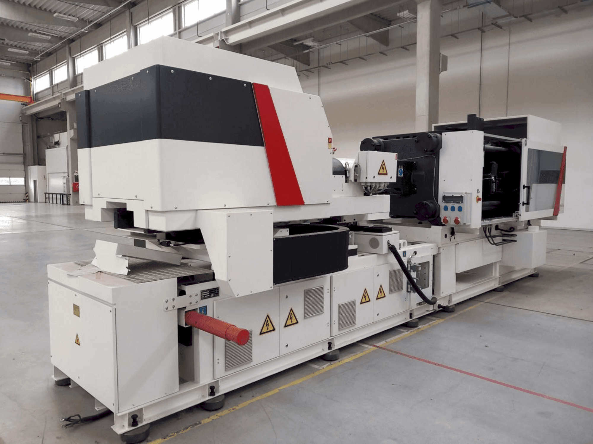 Makine Milacron Elektron Evo 350 - Önden görünüm
