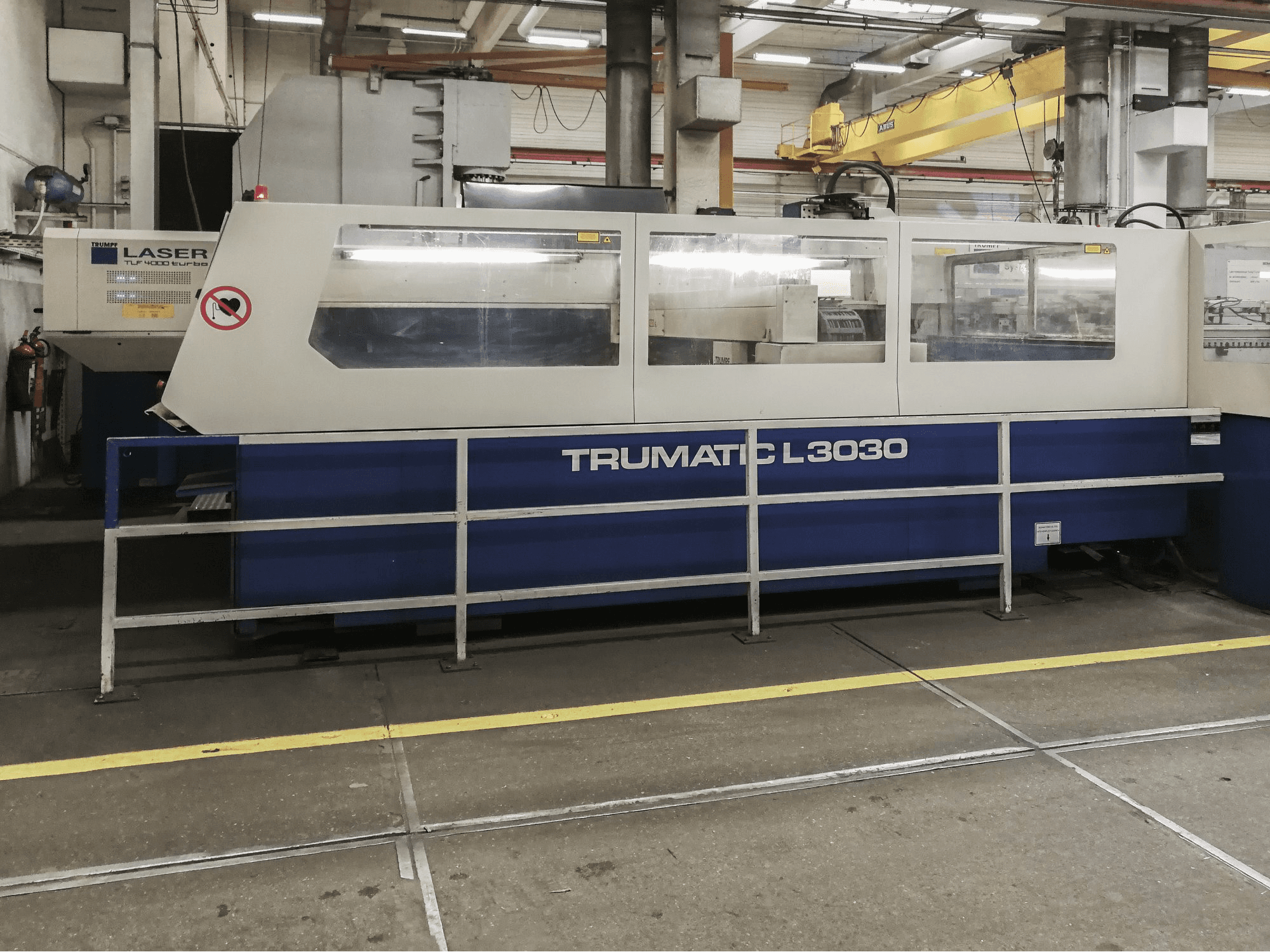 Makine 1 Trumpf - Sol görünüm Trumatic L3030