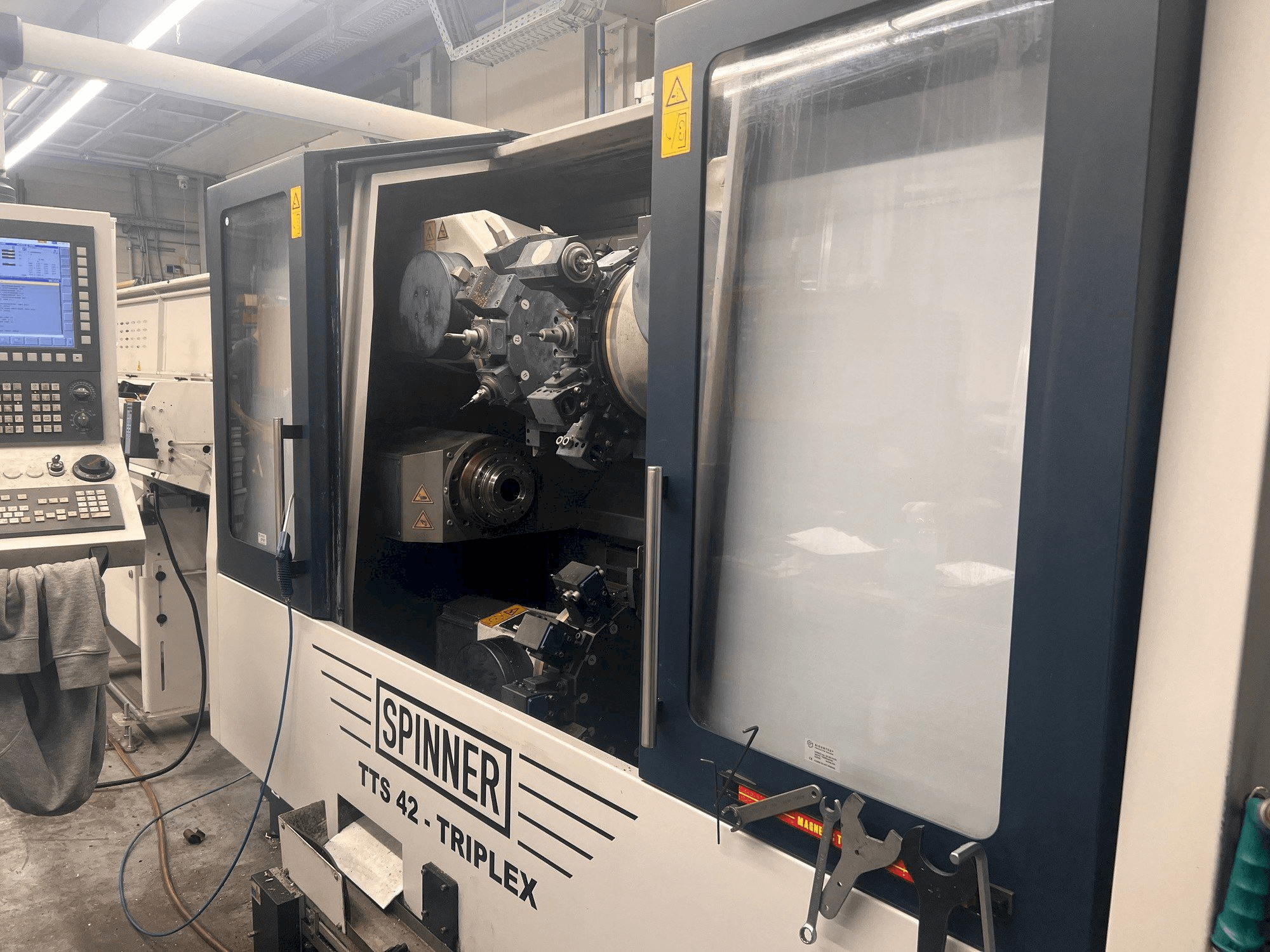 Makine SPINNER TTS 42 - Önden görünüm