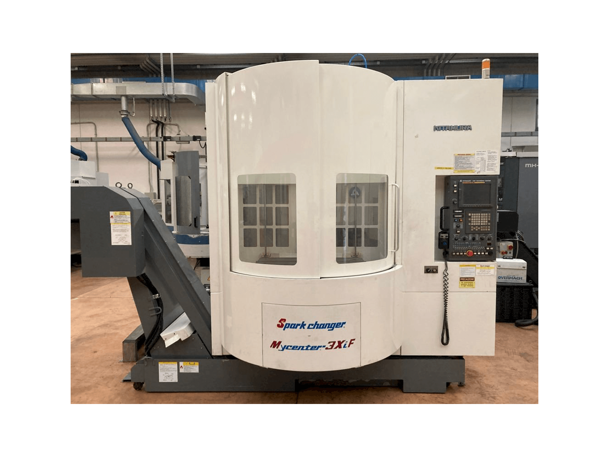 Makine Kitamura Spark Mycenter 3XiF - Önden görünüm