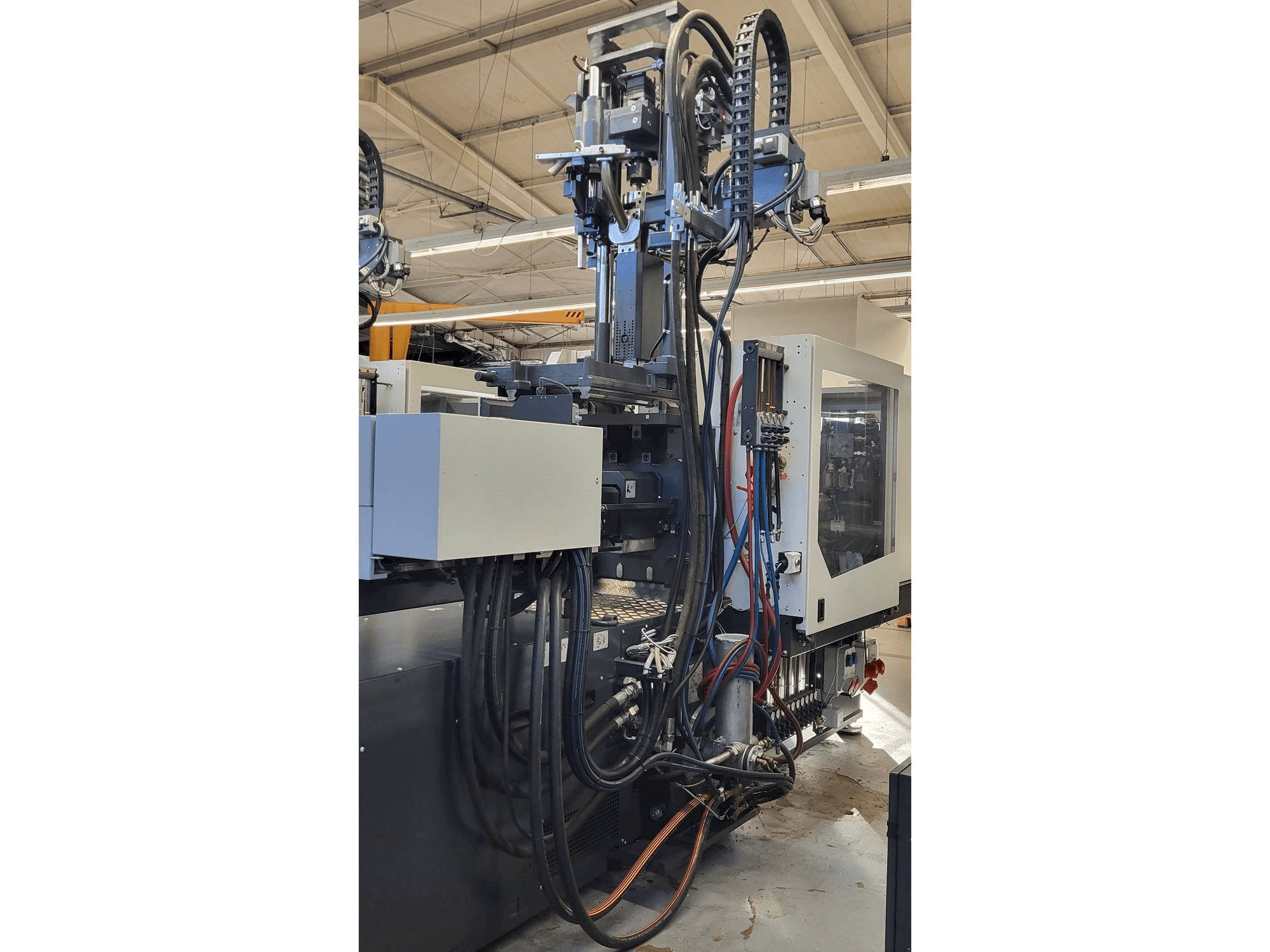 Makine Sumitomo SHI DEMAG Systec Multi 120/470-200h/80V - Sol taraftaki görüntü