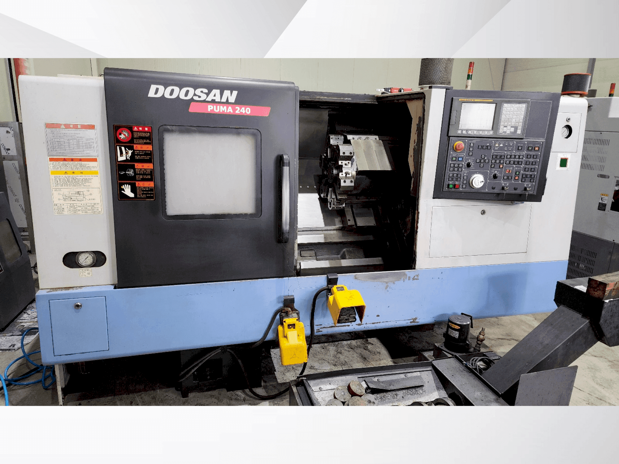 Makine DOOSAN PUMA 240B - Önden görünüm