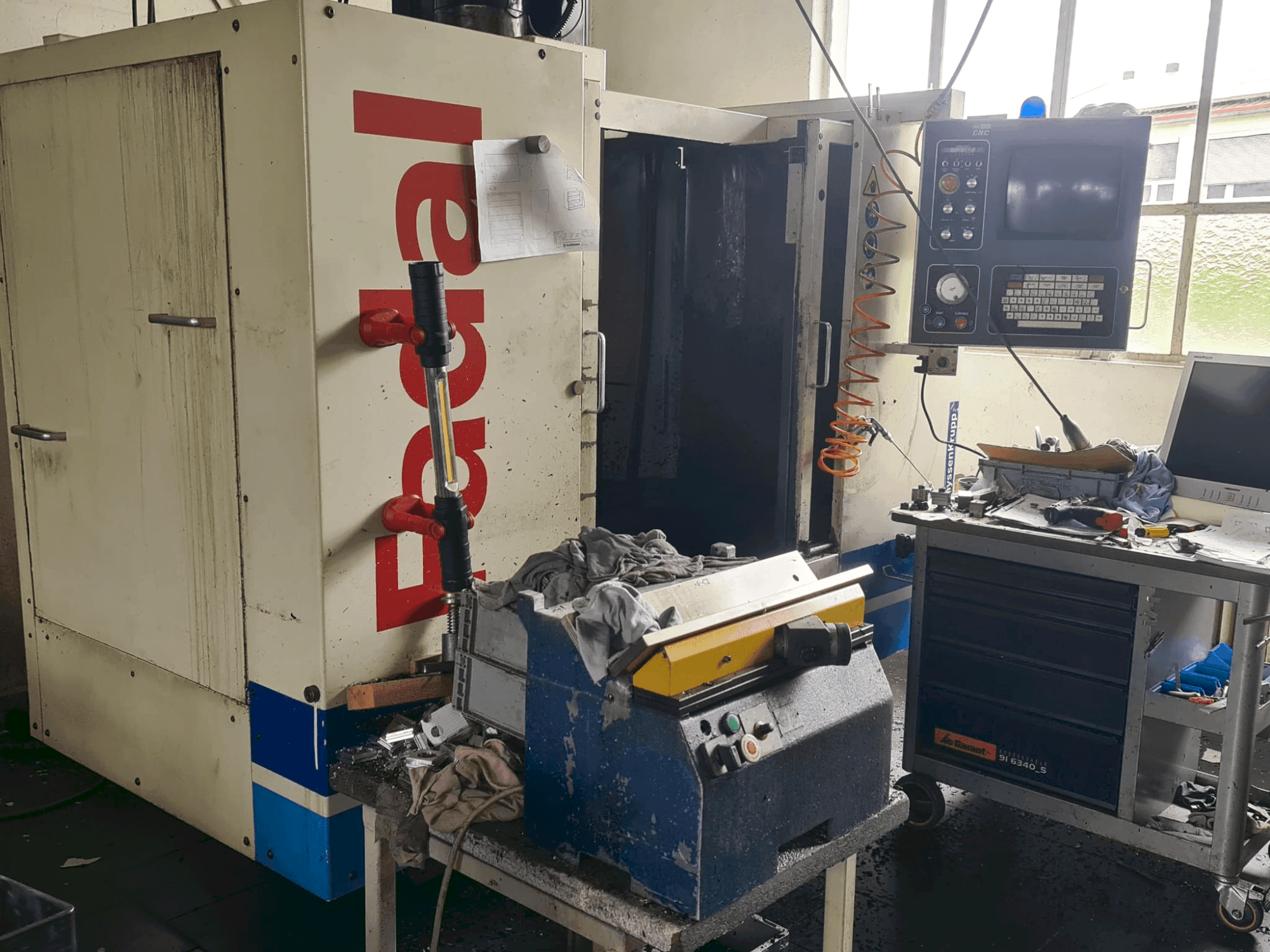 Makine FADAL 910 - Önden görünüm