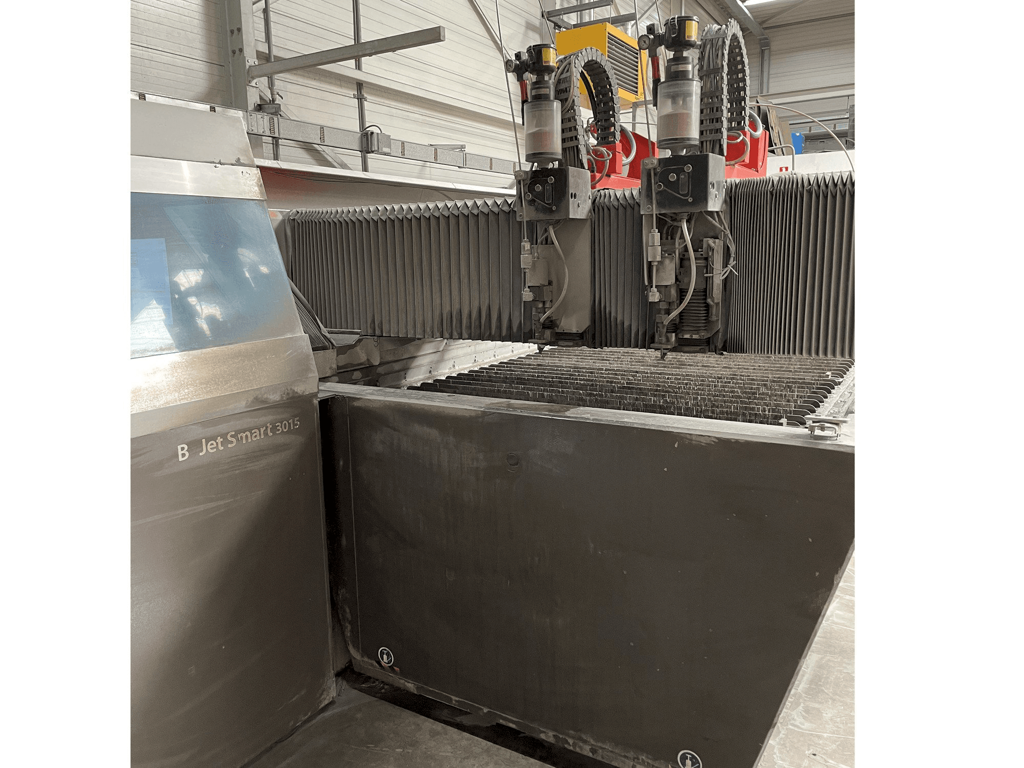 Makine Bystronic ByJet Smart 3015 - Önden görünüm