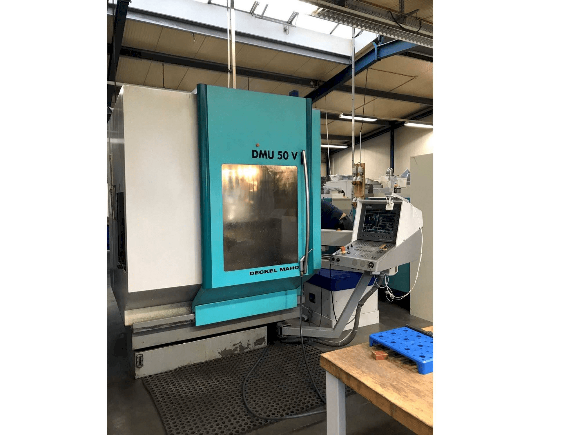 Makine DECKEL MAHO DMU 50 V - Sol taraftaki görüntü