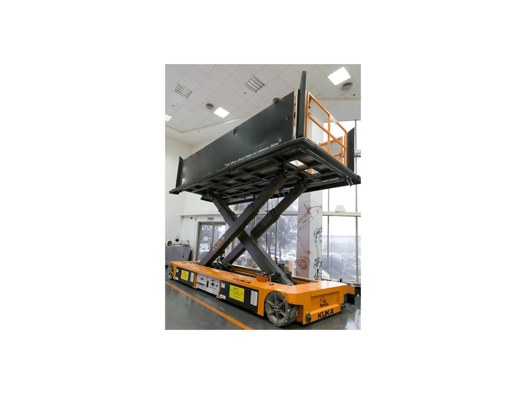 Makine KUKA KoM TL-3 E575 1000 - Önden görünüm