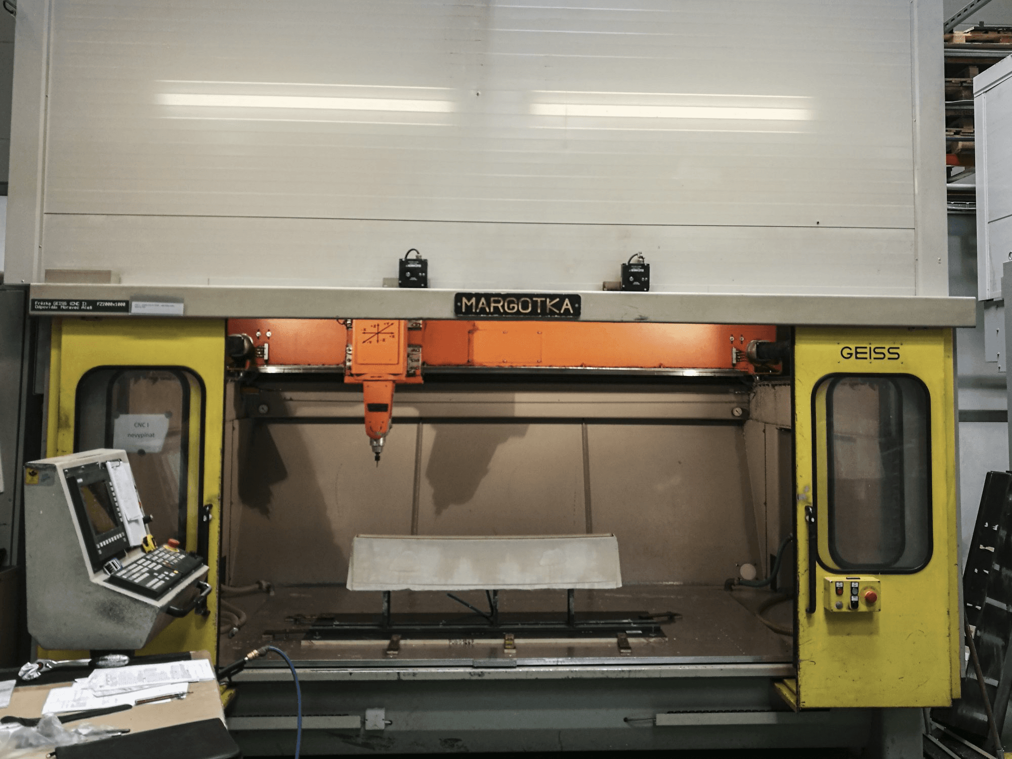 Makine GEISS - Önden görünüm FZ 2000x1000