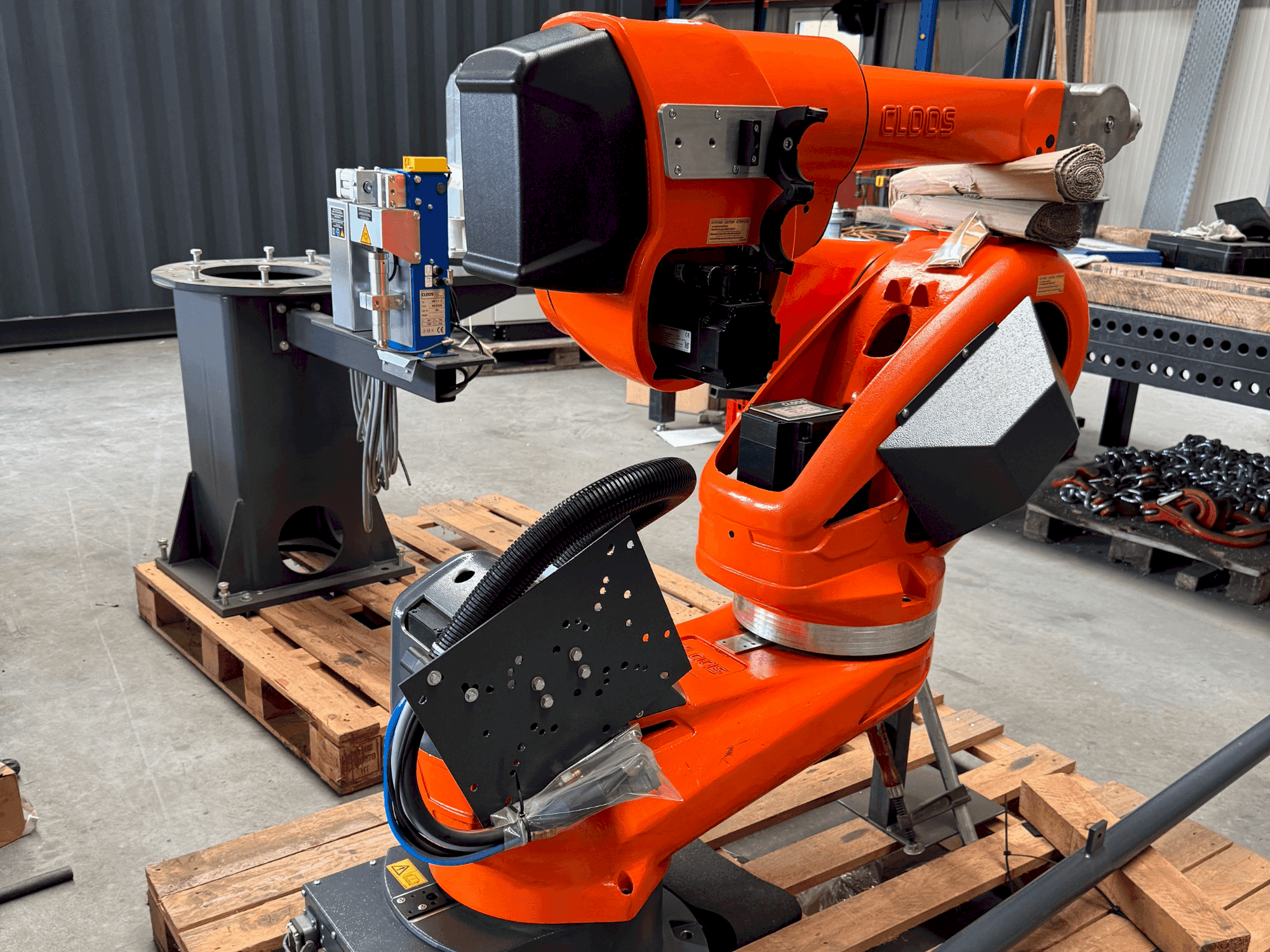 Makine CLOOS QIROX QRC 350-E - Önden görünüm