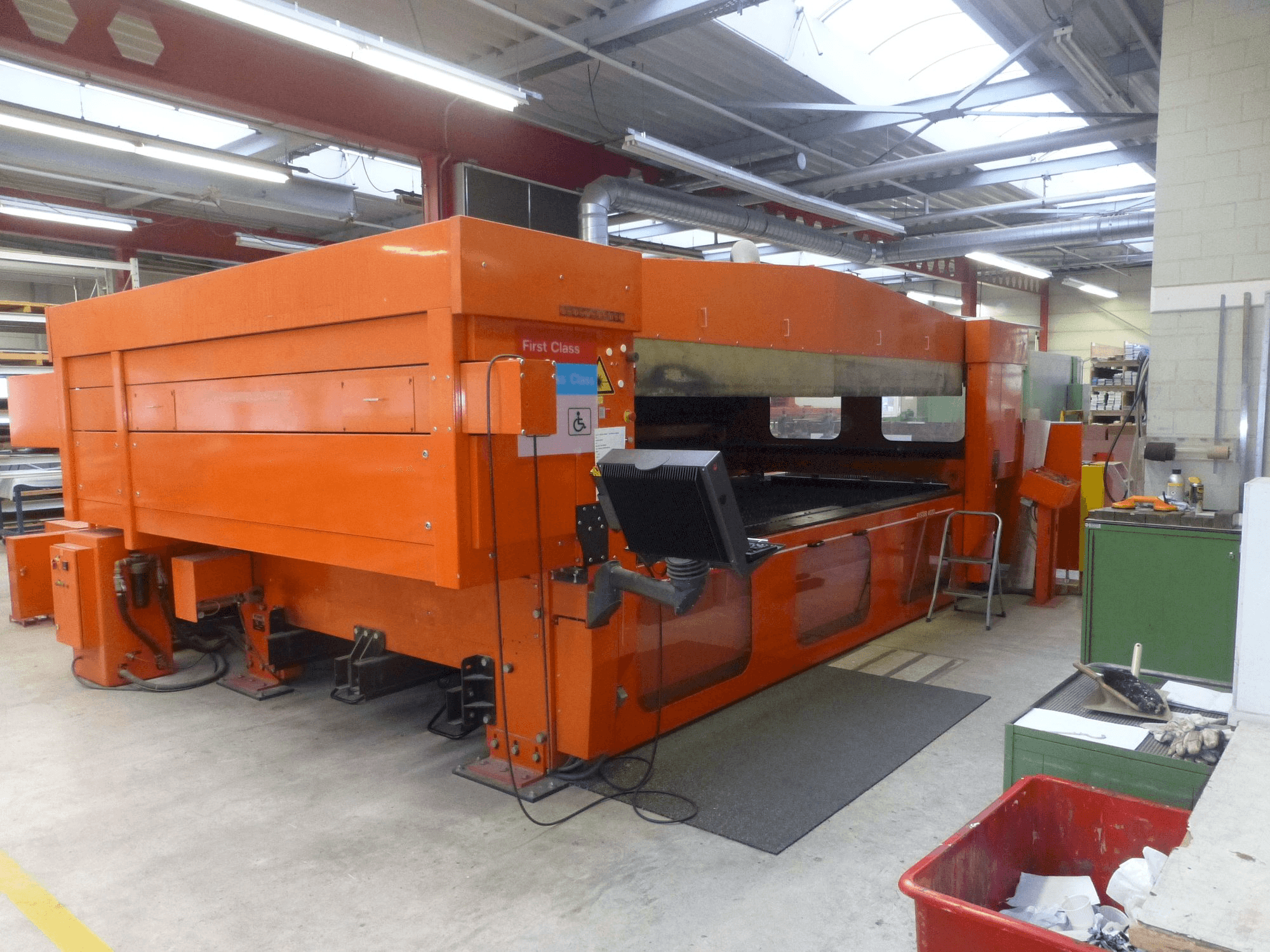 Makine Bystronic BYSTAR 4020 - Önden görünüm