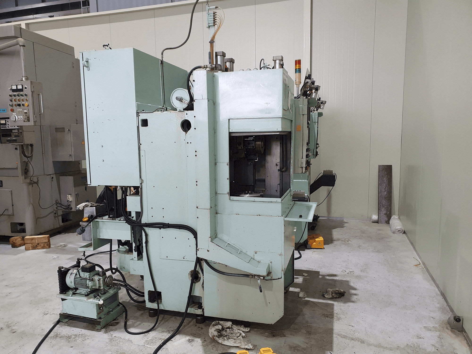 Makine KANZAKI MV5T - Önden görünüm