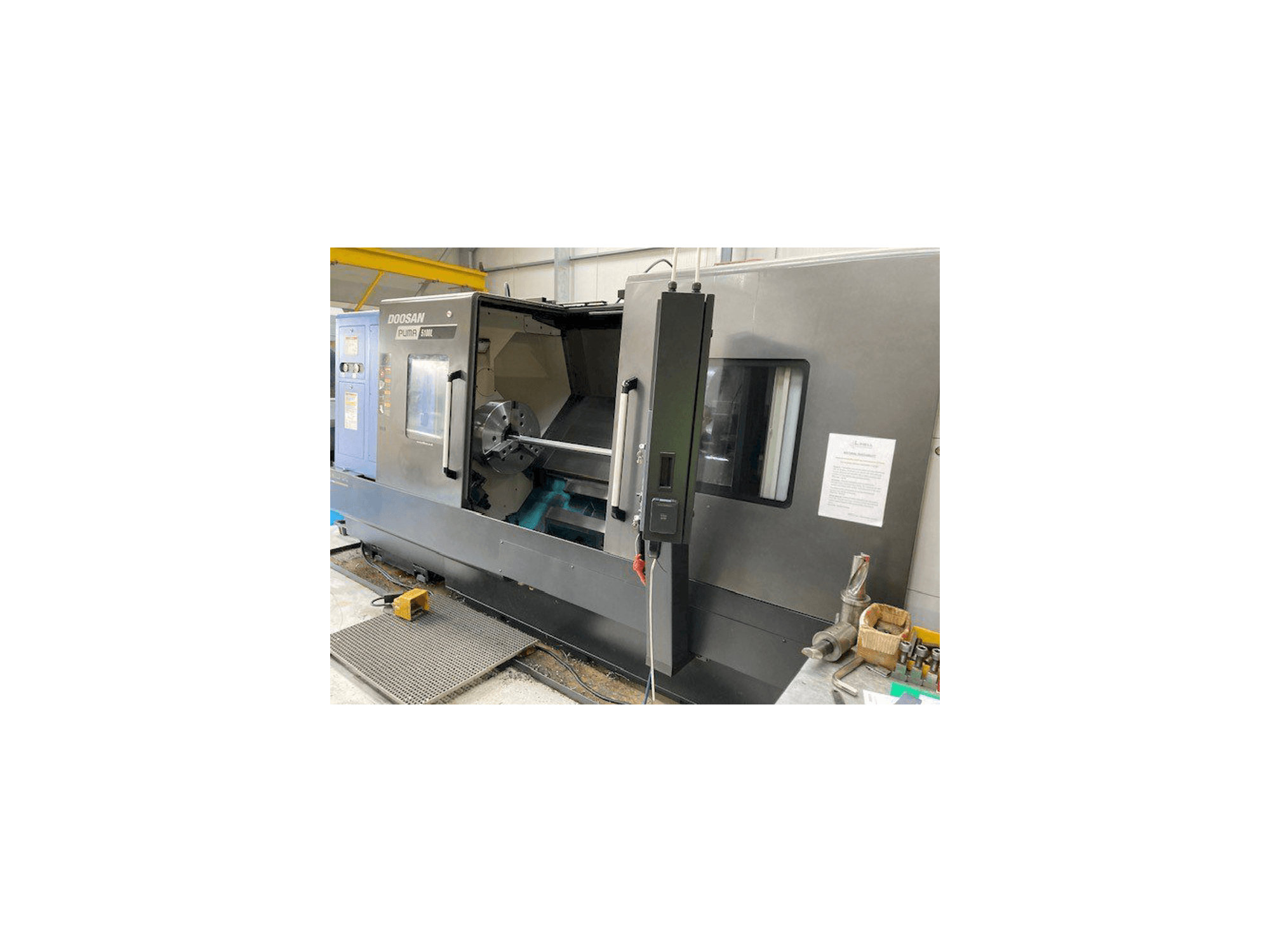 Makine Doosan Puma 5100LB - Önden görünüm