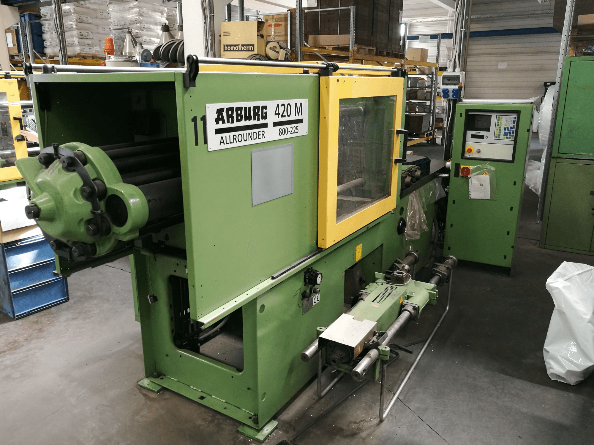 Makine Arburg - Sol görünüm 420M 800-225