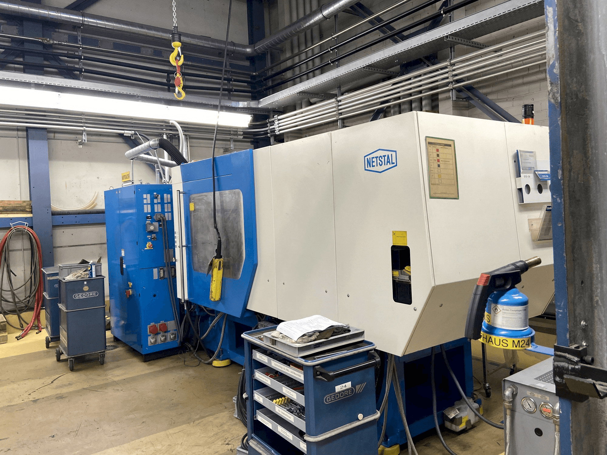 Makine Netstal Synergy 1500K/460 - Önden görünüm