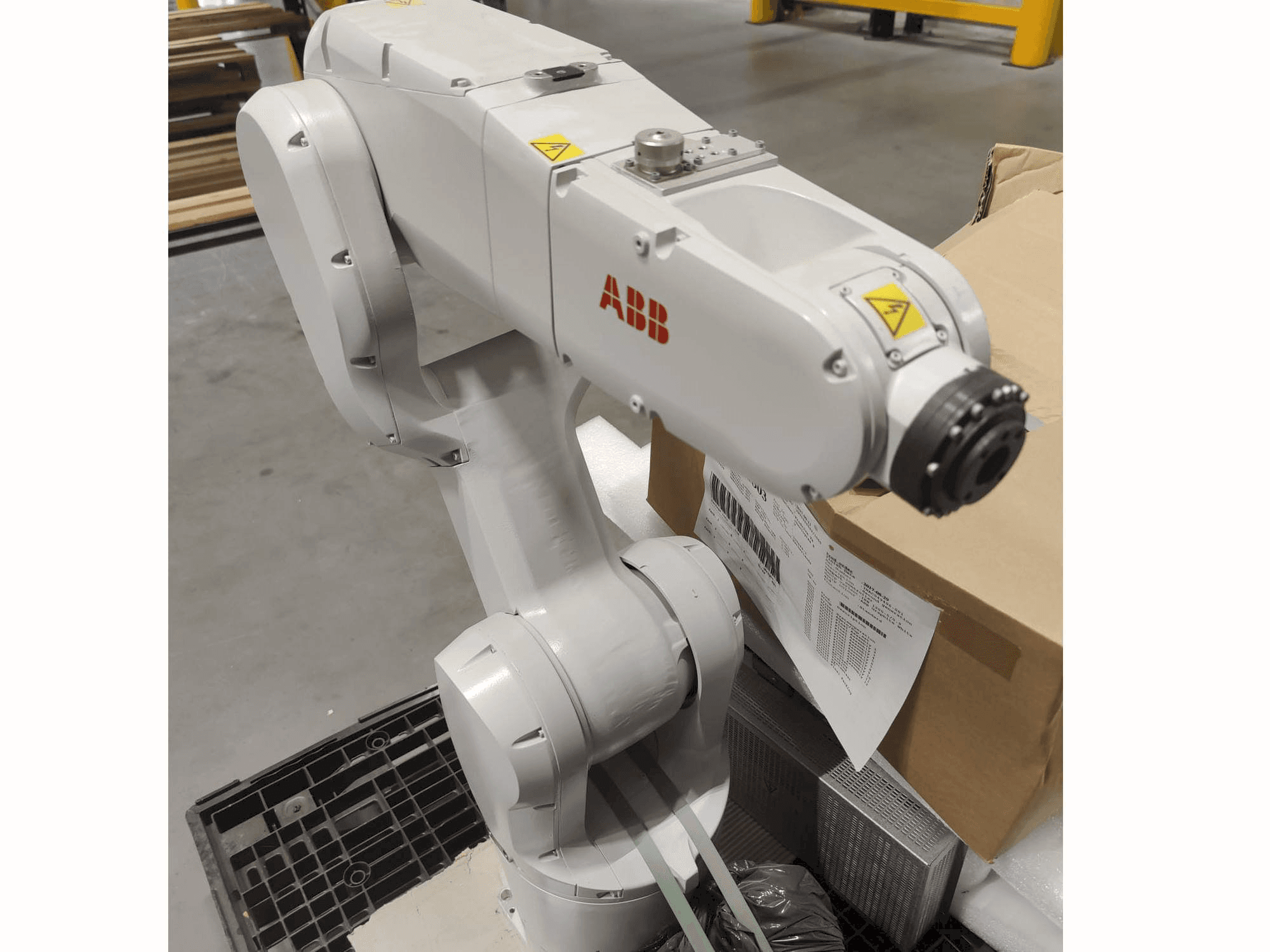 Makine ABB IRB1200 - Önden görünüm