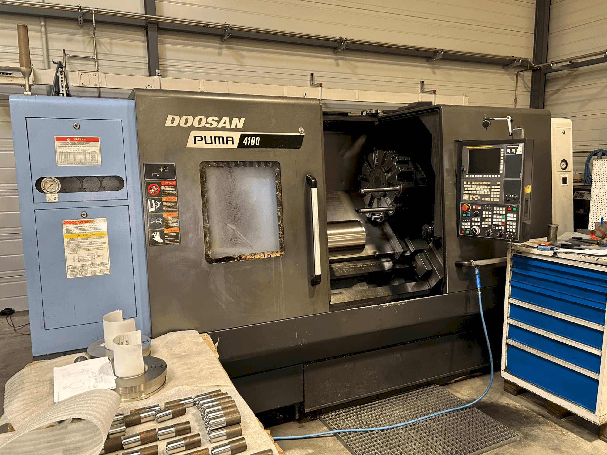 Makine DOOSAN PUMA 4100B - Önden görünüm