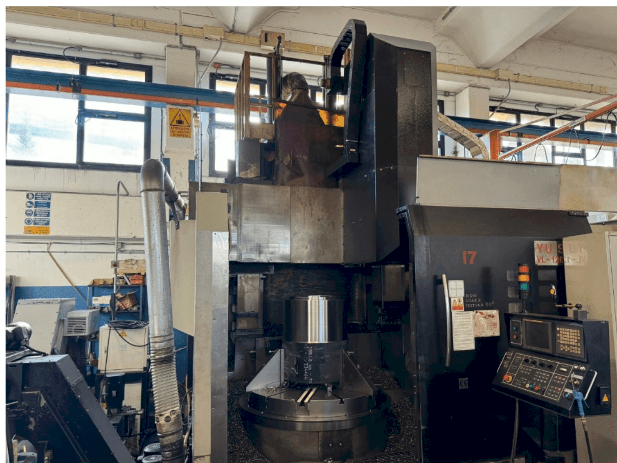 Makine YU SHINE YS-VL-1200 ATC+C - Önden görünüm