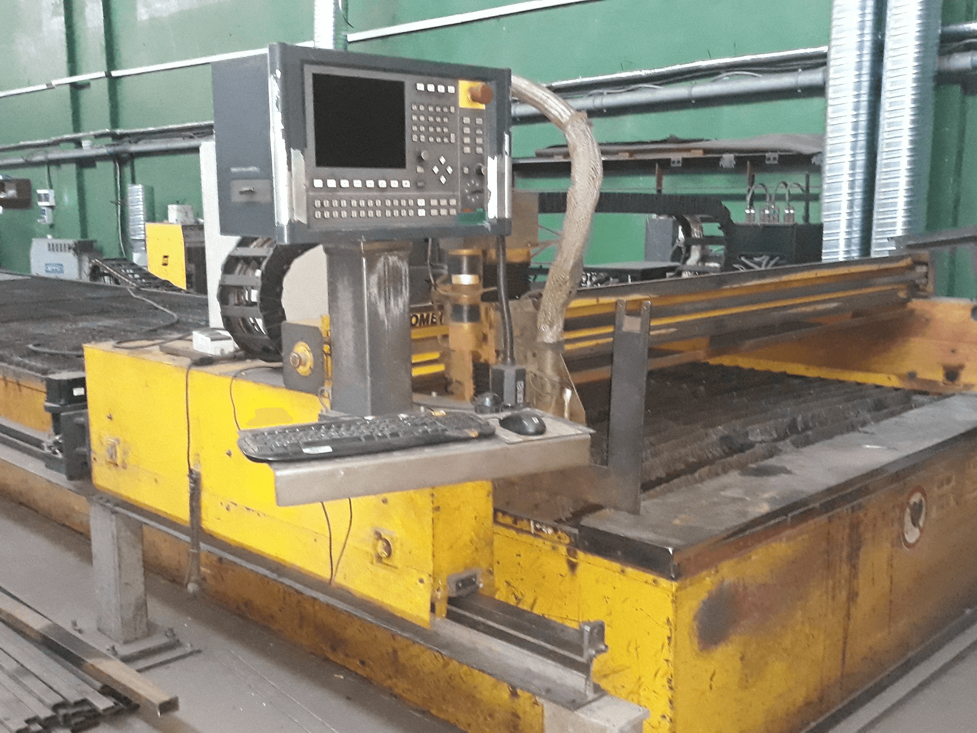 Makine ESAB CXD-P 3000 - Önden görünüm