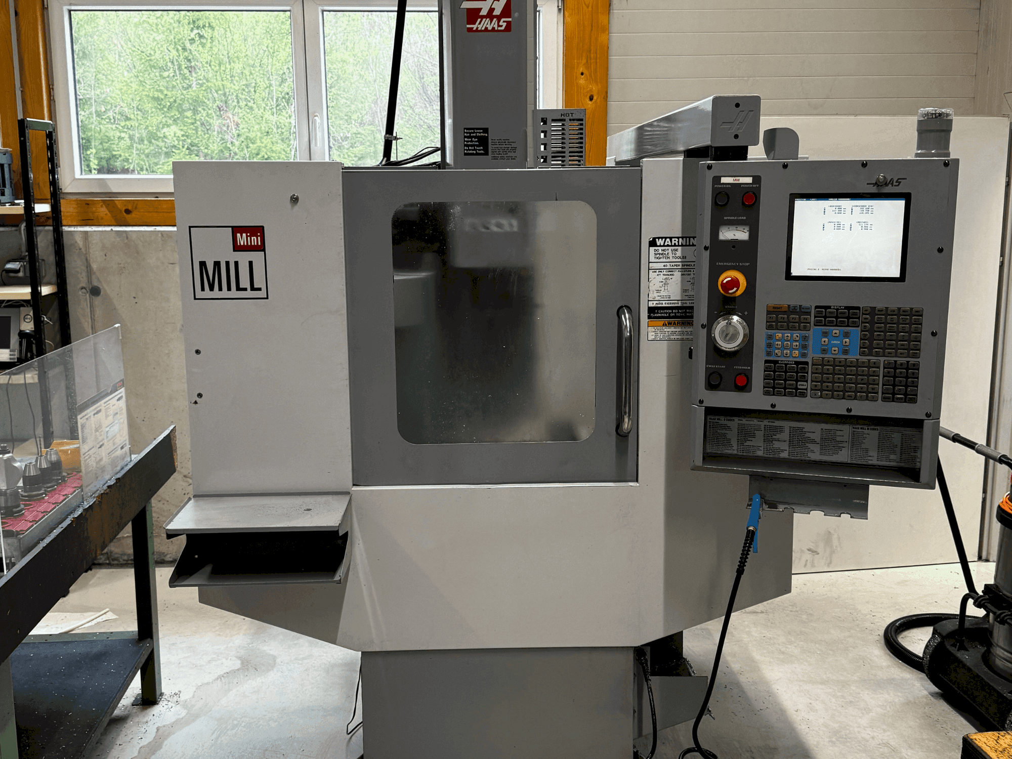 Makine HAAS Mini-Mill HE - Önden görünüm