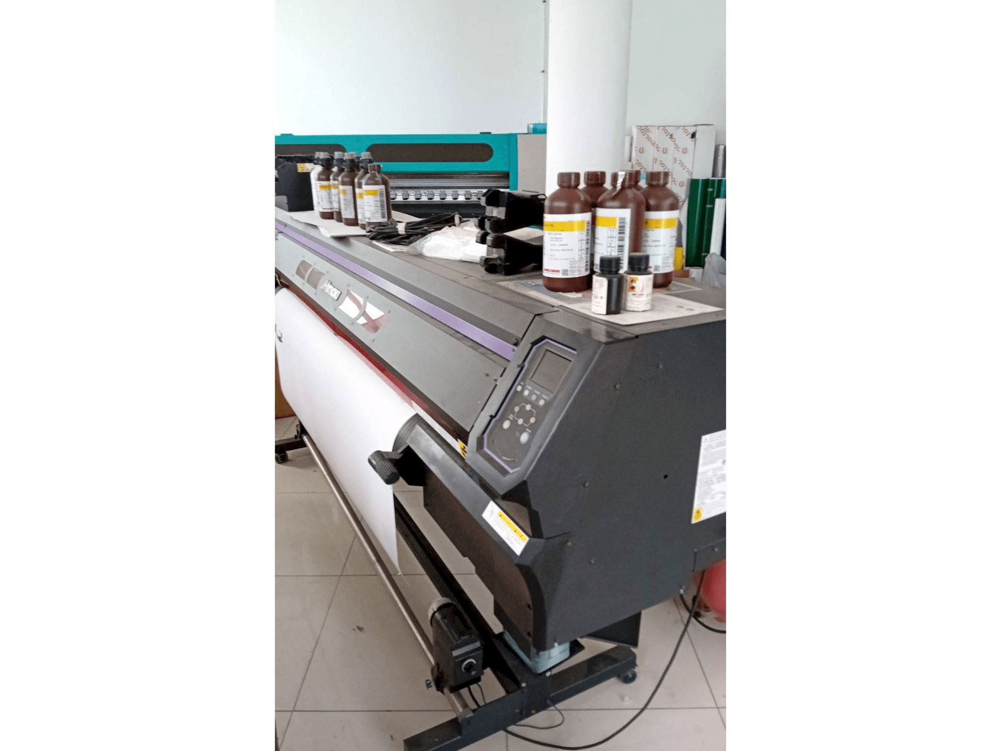 Makine MIMAKI ucjv300-160 - Önden görünüm
