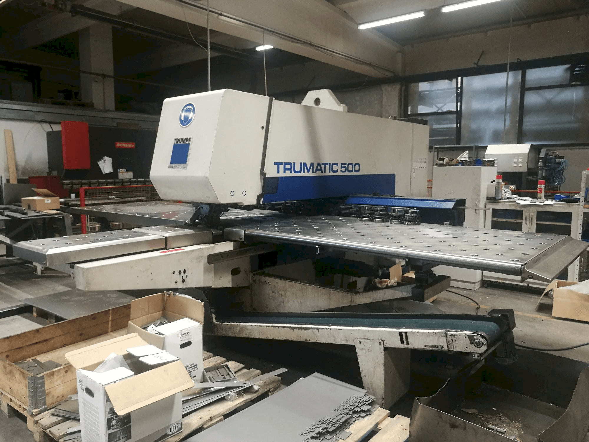 Makine Trumpf Trumatic 500 - Önden görünüm