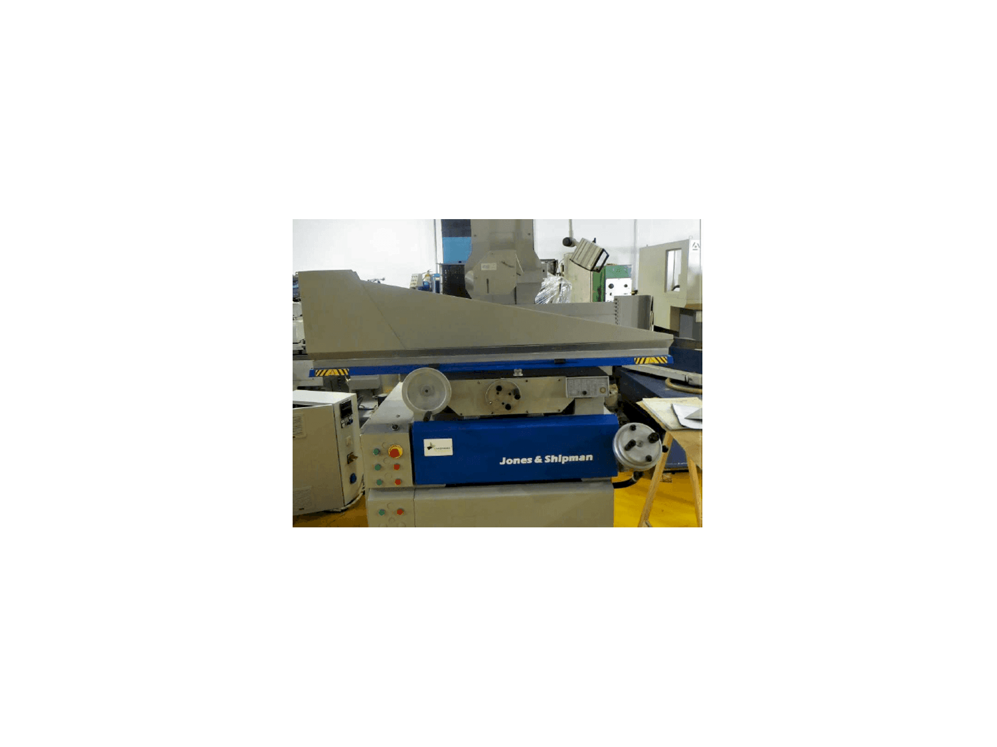 Makine Jones & Shipman 1400 E - Önden görünüm