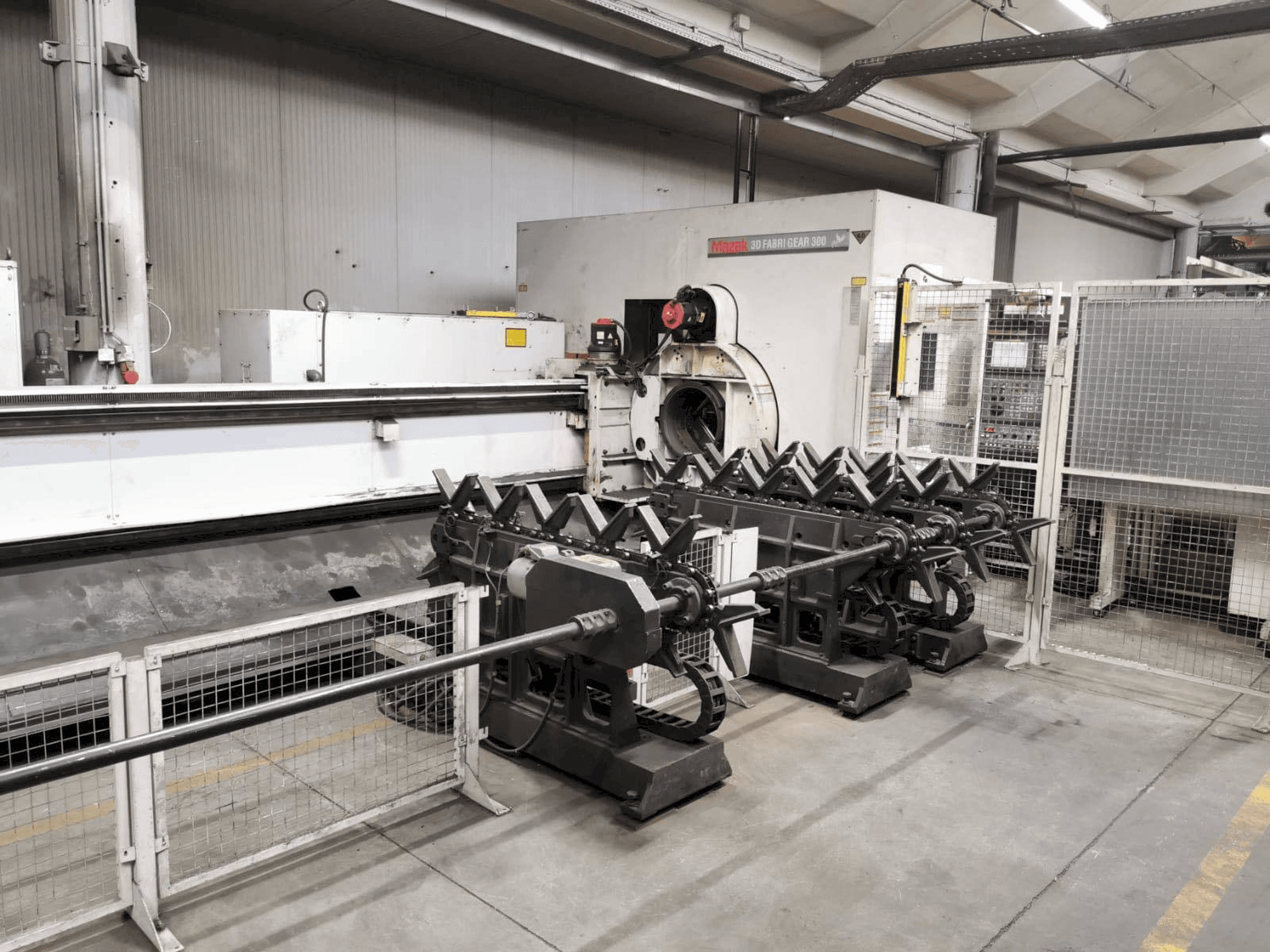Makine Mazak 3D Fabri Gear 300V - Önden görünüm