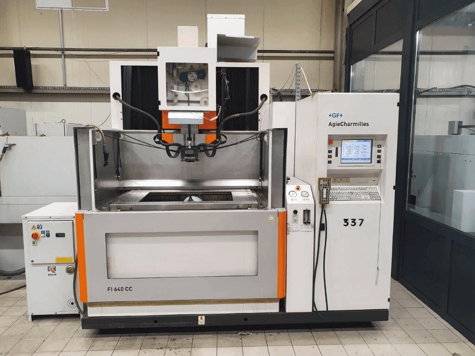 Makine AgieCharmilles FI 640 CC - Önden görünüm