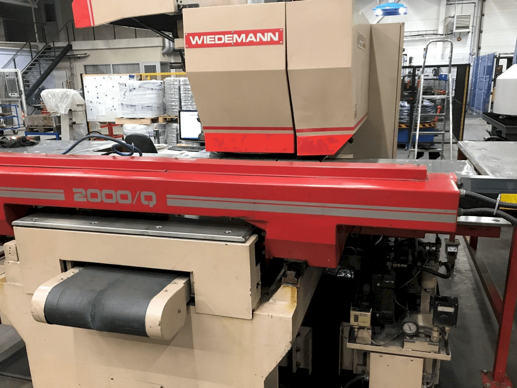 Makine MURATA Wiedemann 2000/Q - Önden görünüm