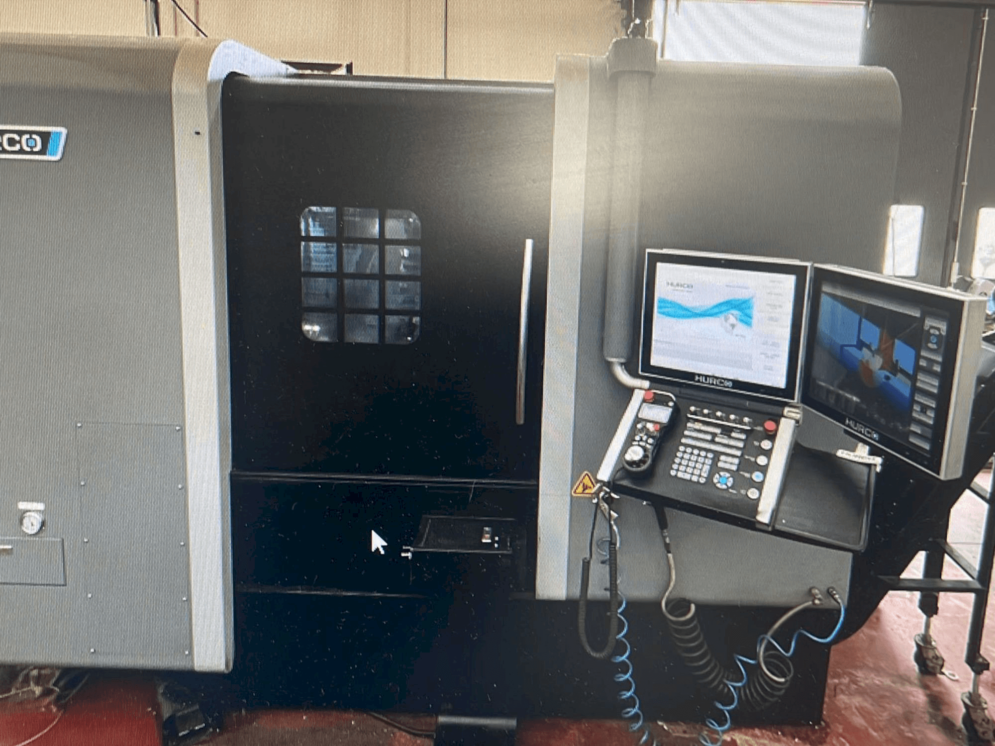 Makine Hurco TMX8MYSi - Önden görünüm