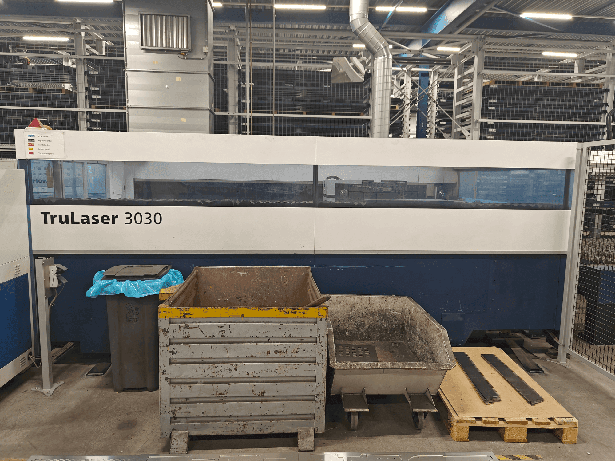 Makine TRUMPF TruLaser 3030 3,2kW CO2 - Önden görünüm