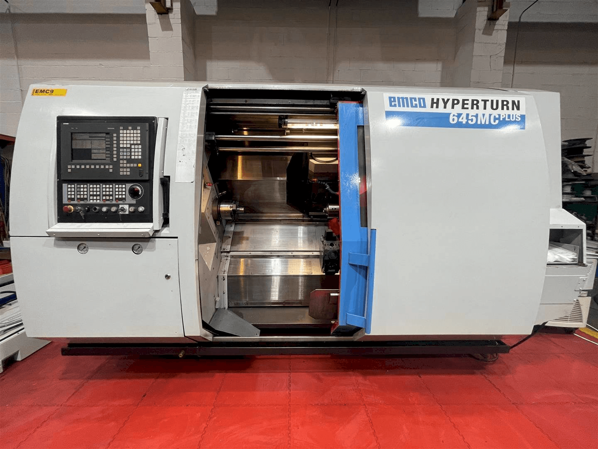 Makine EMCO Hyperturn 645MC Plus - Önden görünüm