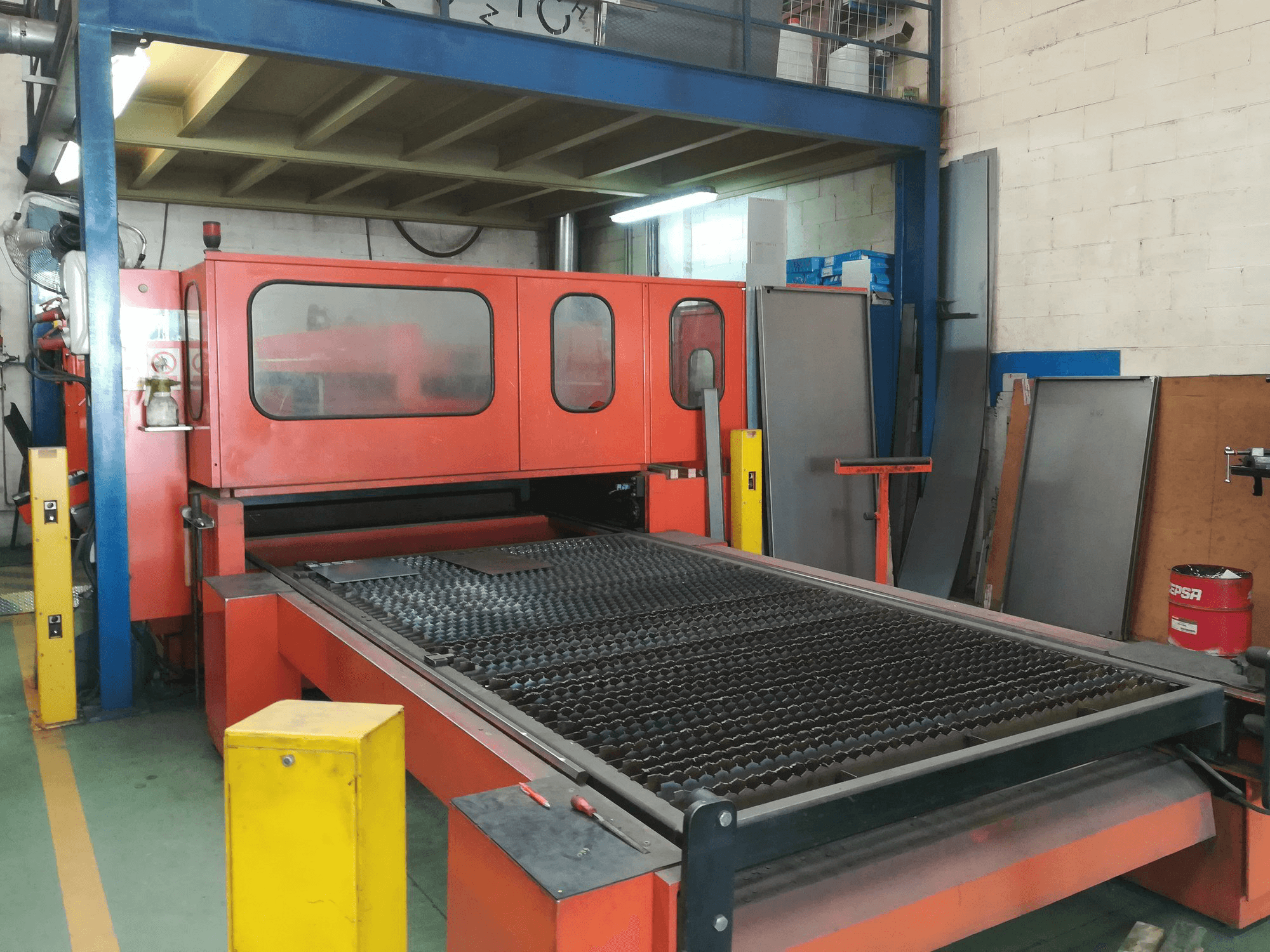 Makine Bystronic Bystar 3015 - Önden görünüm