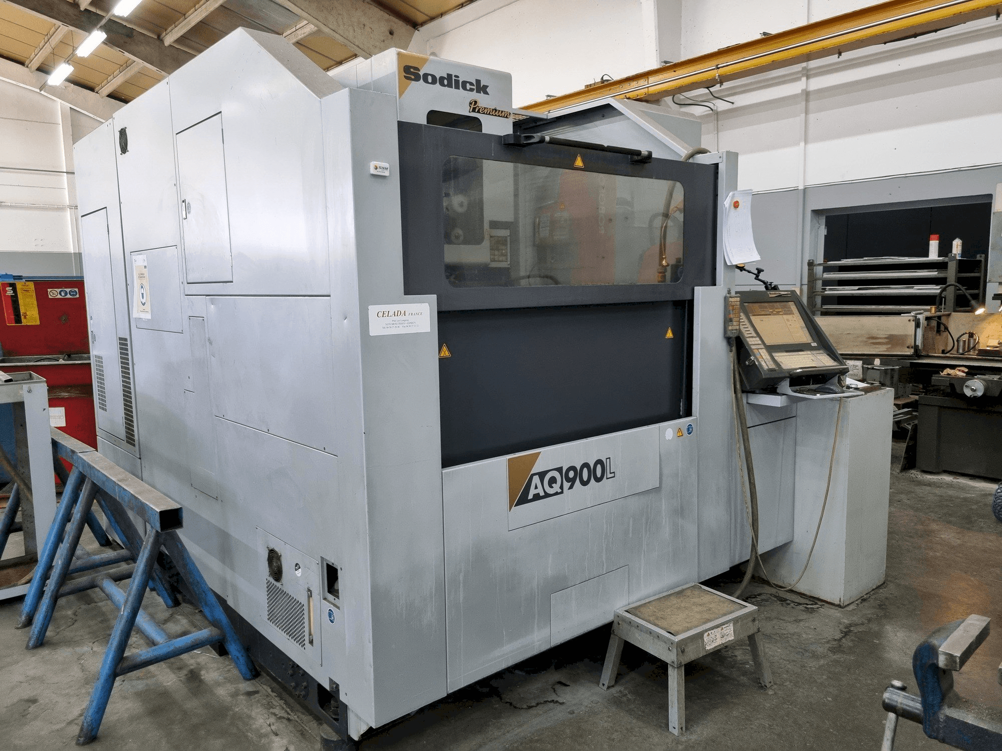 Makine Sodick AQ900L - Önden görünüm