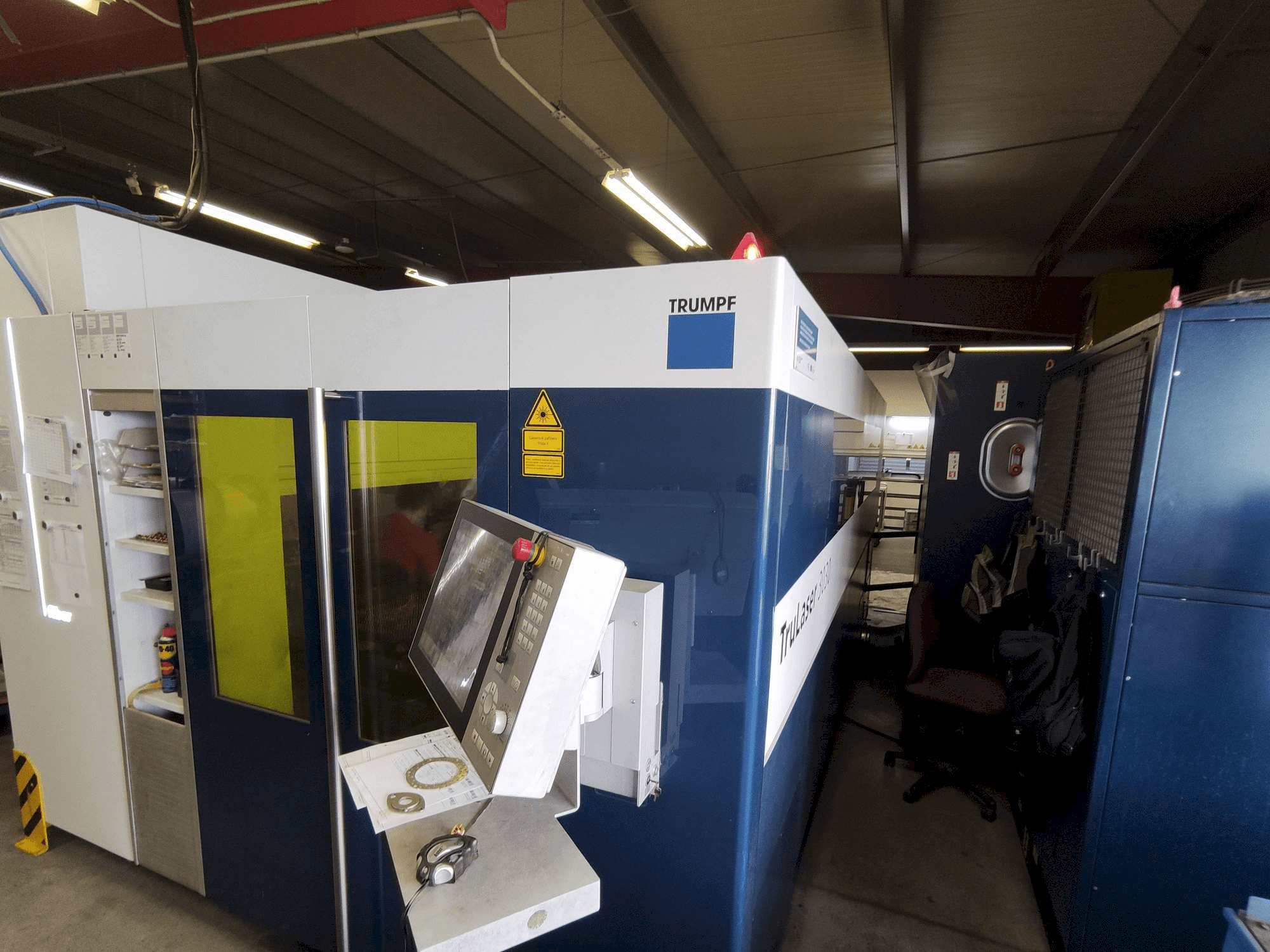 Makine Trumpf TruLaser 3030 Fiber - Önden görünüm