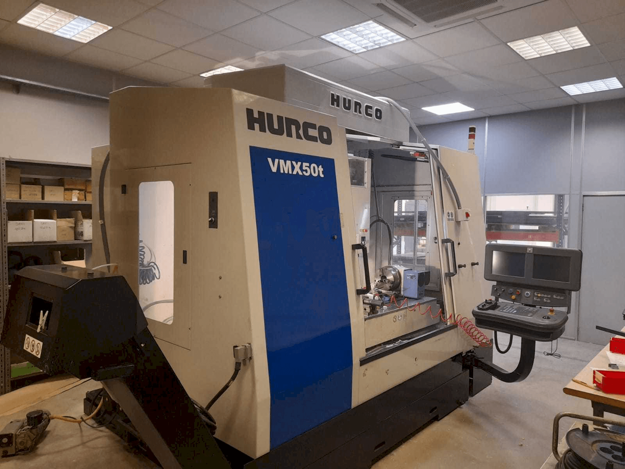 Makine Hurco VMX50T - Önden görünüm