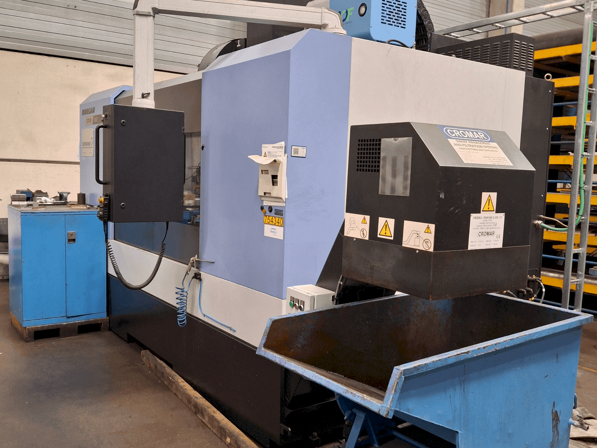 Makine DOOSAN DNM 750 II - Önden görünüm