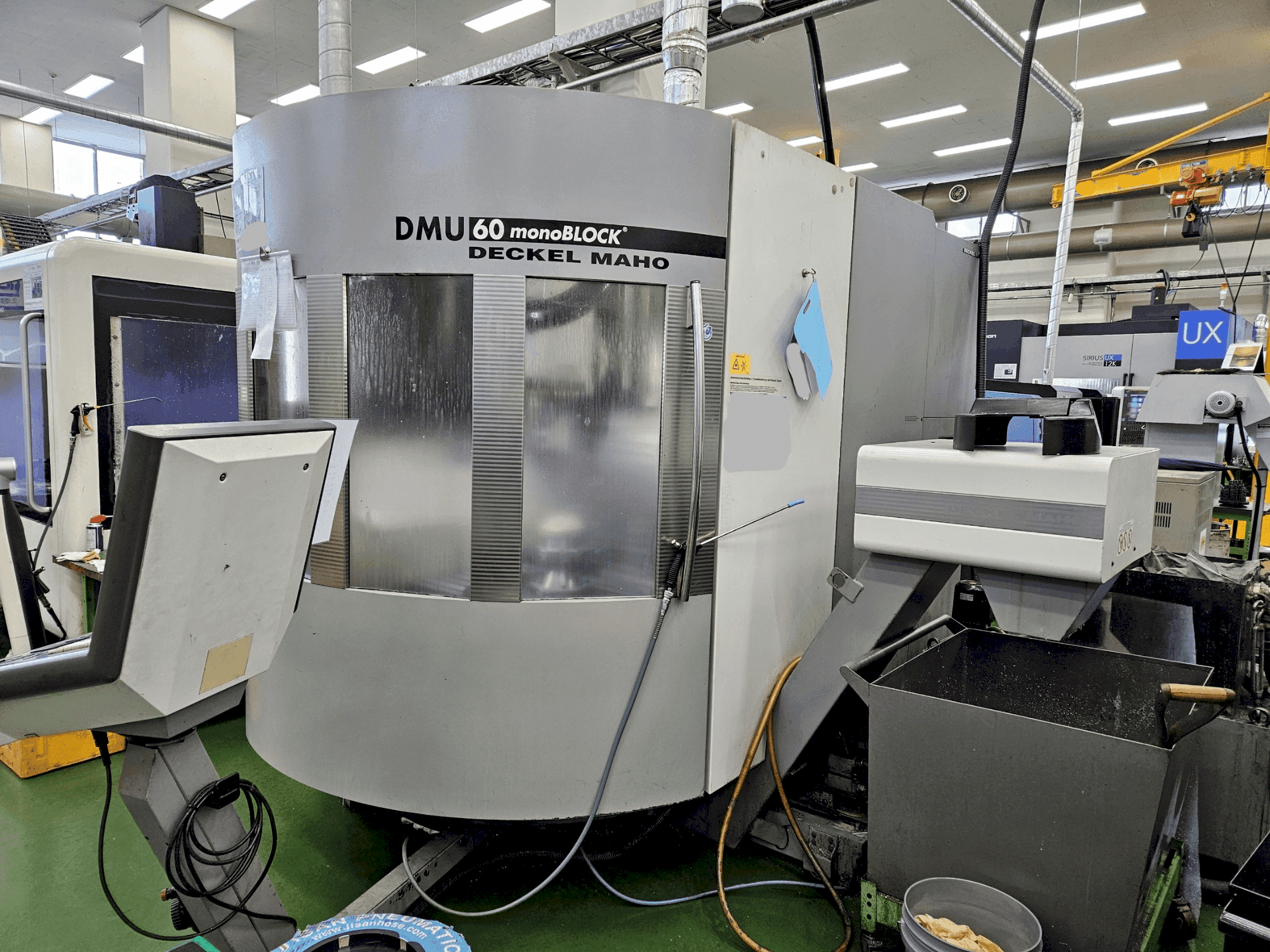 Makine DECKEL MAHO DMU 60 MonoBlock - Önden görünüm